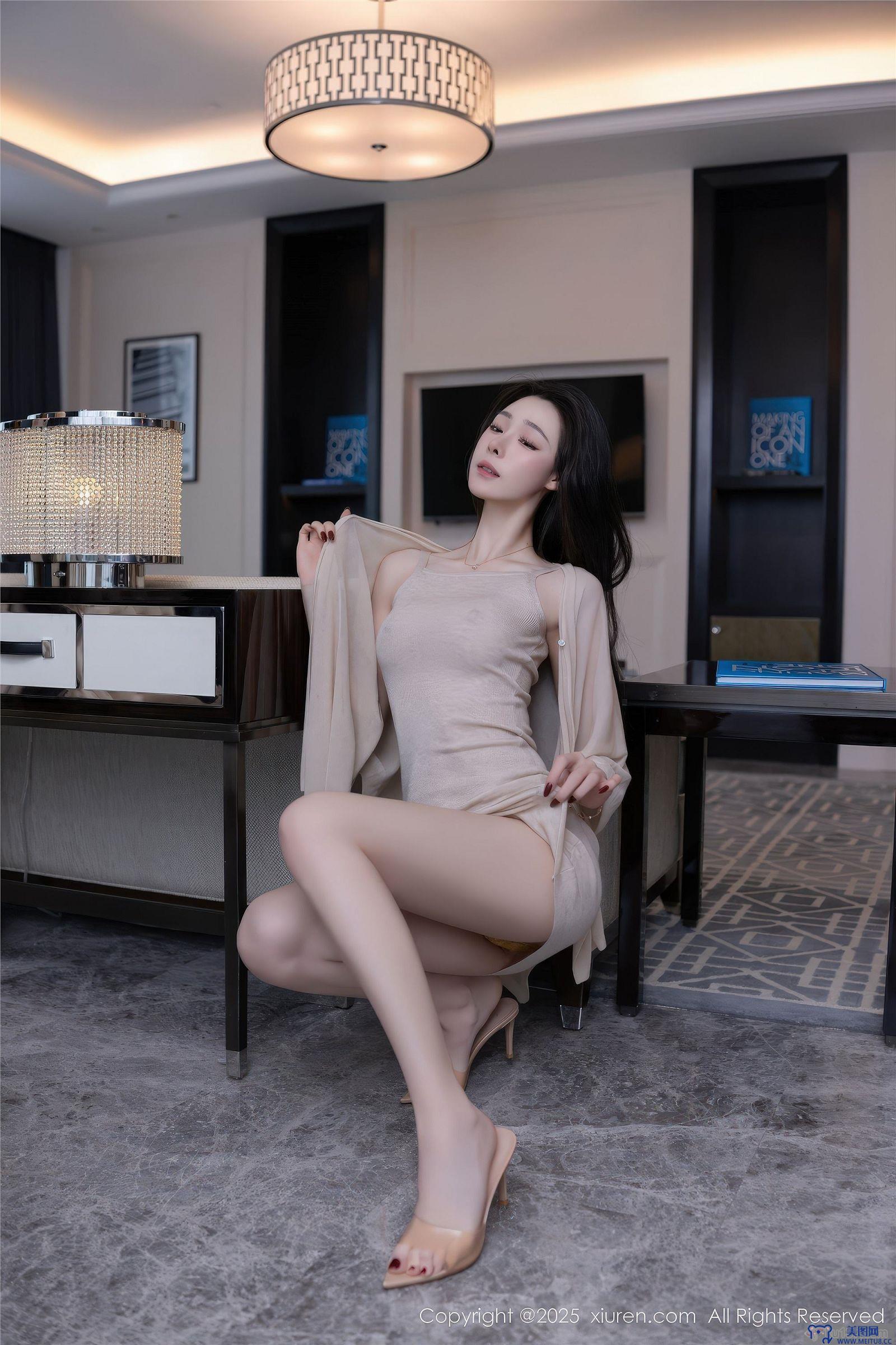 [秀人XIUREN] 2025.02.08 NO.9858 小逗逗