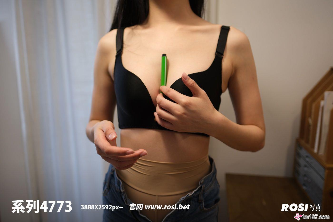 [ROSI美女图]2024.12.29 NO.4773