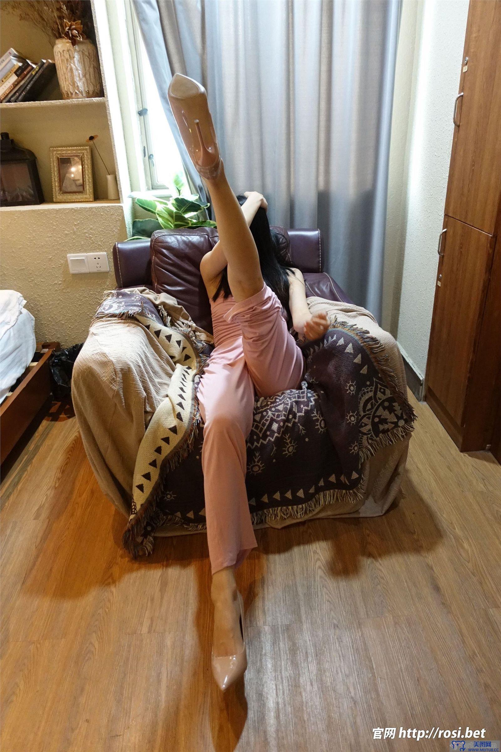 [ROSI美女图]2023.10.20 NO.4337