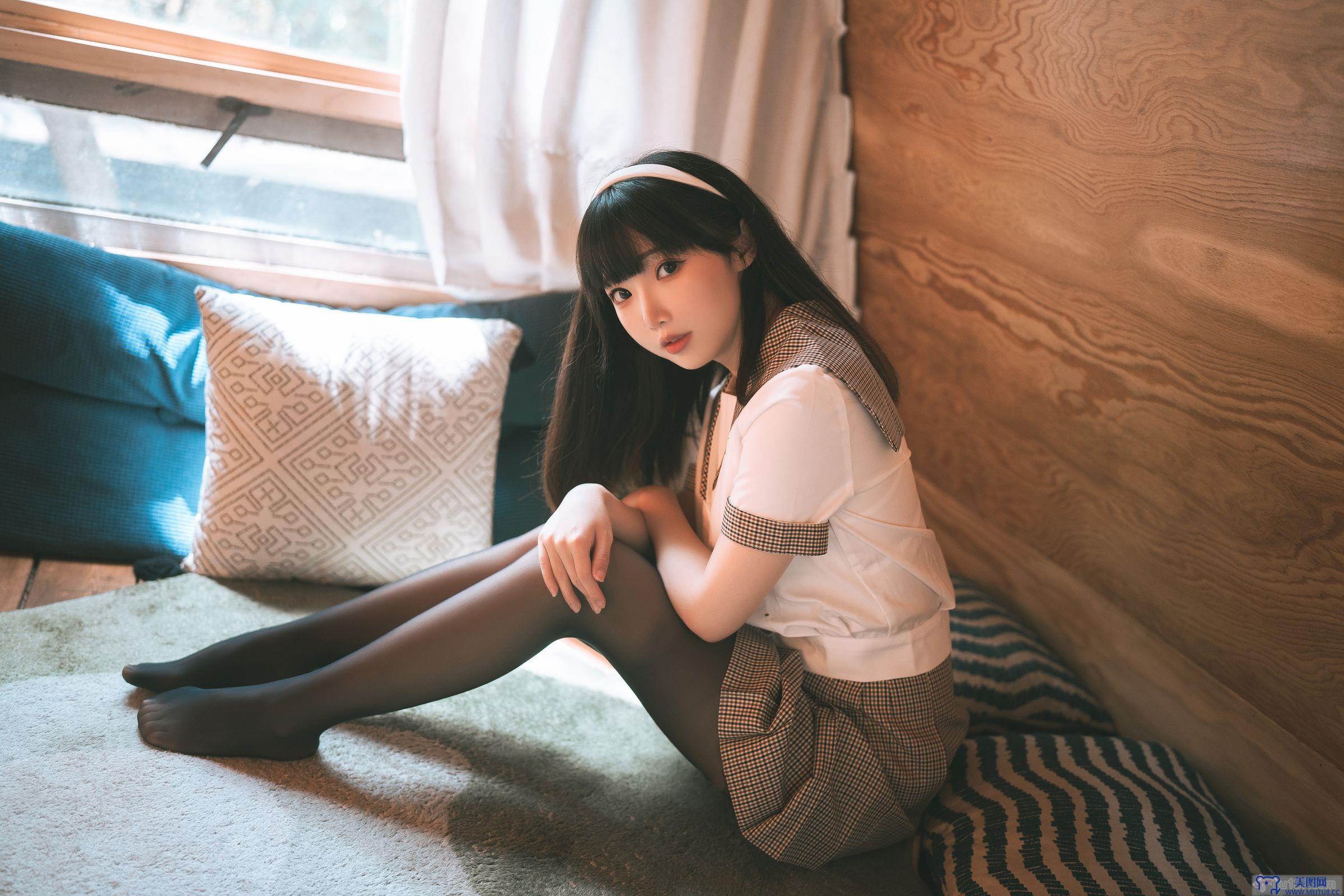 [Coser面饼仙儿] NO.157 黑丝露营JK