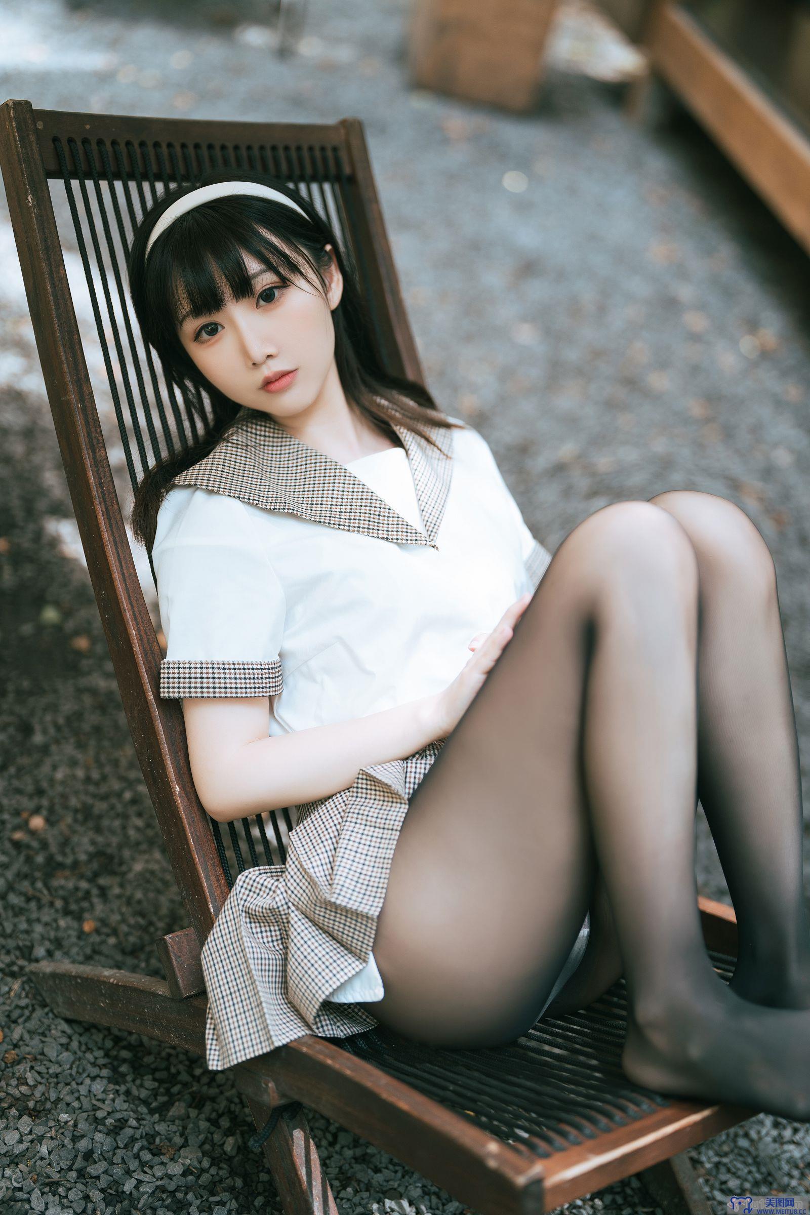 [Coser面饼仙儿] NO.157 黑丝露营JK