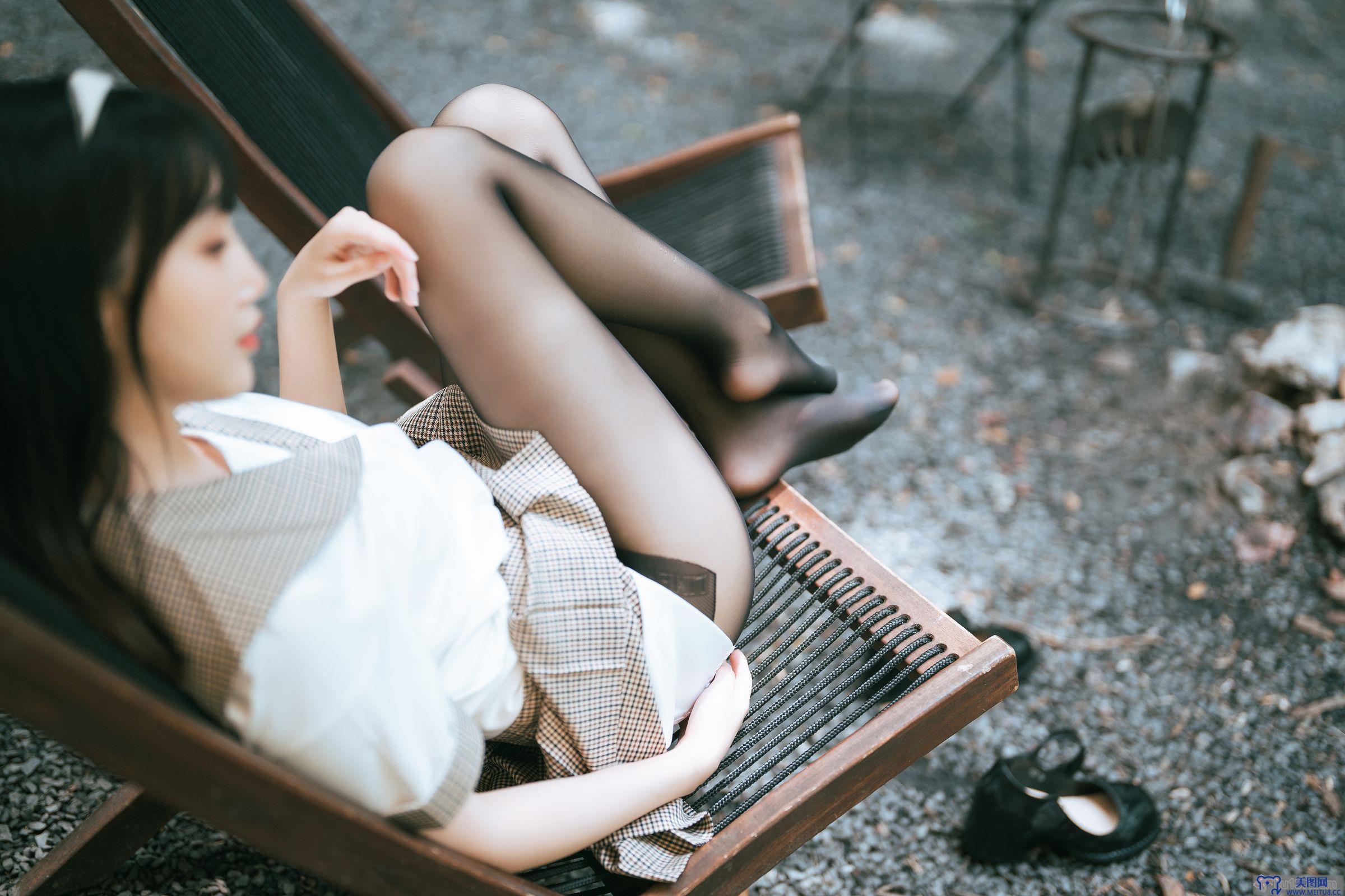 [Coser面饼仙儿] NO.157 黑丝露营JK