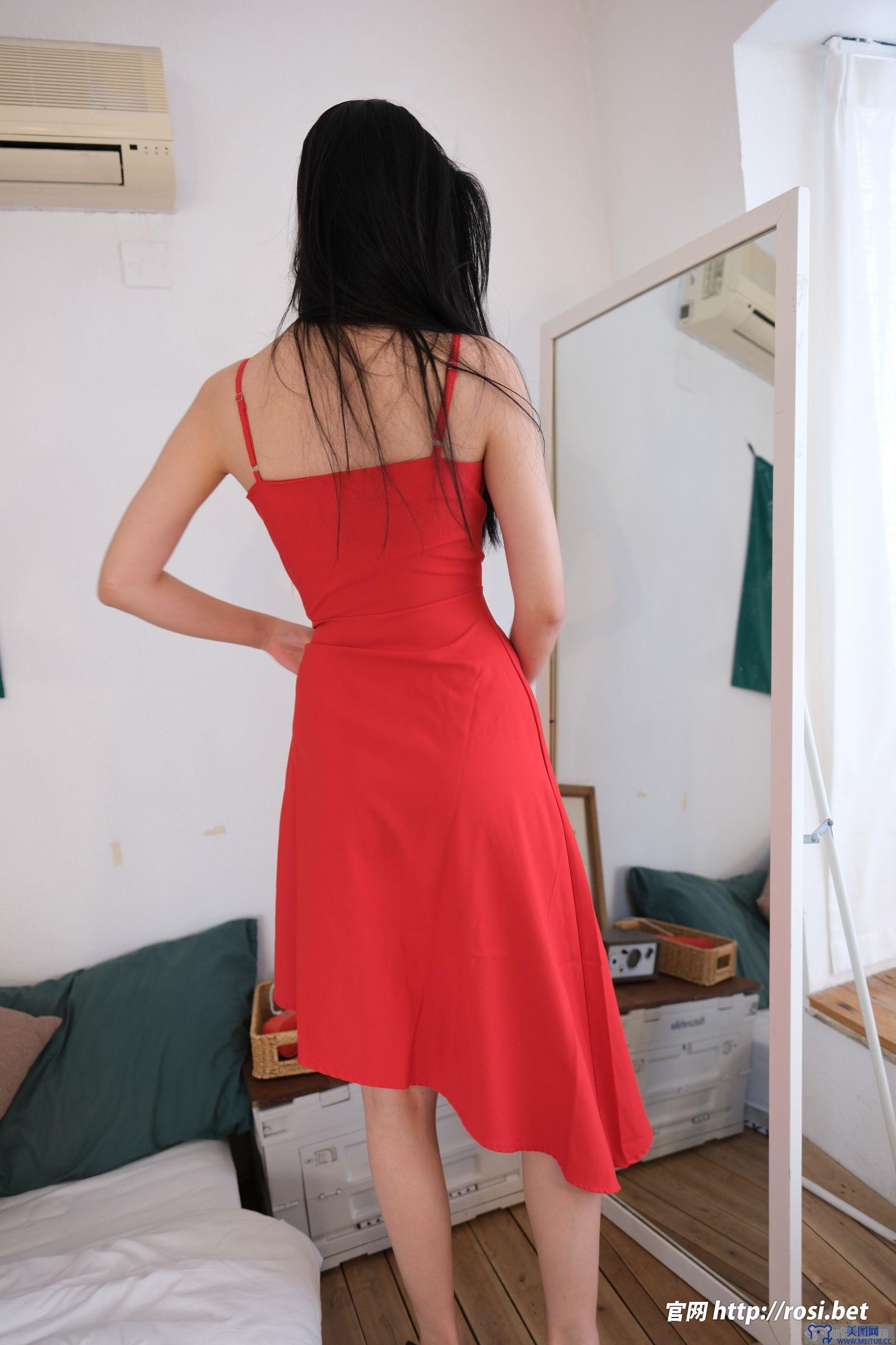 [ROSI美女图]2025.11.09 NO.5088