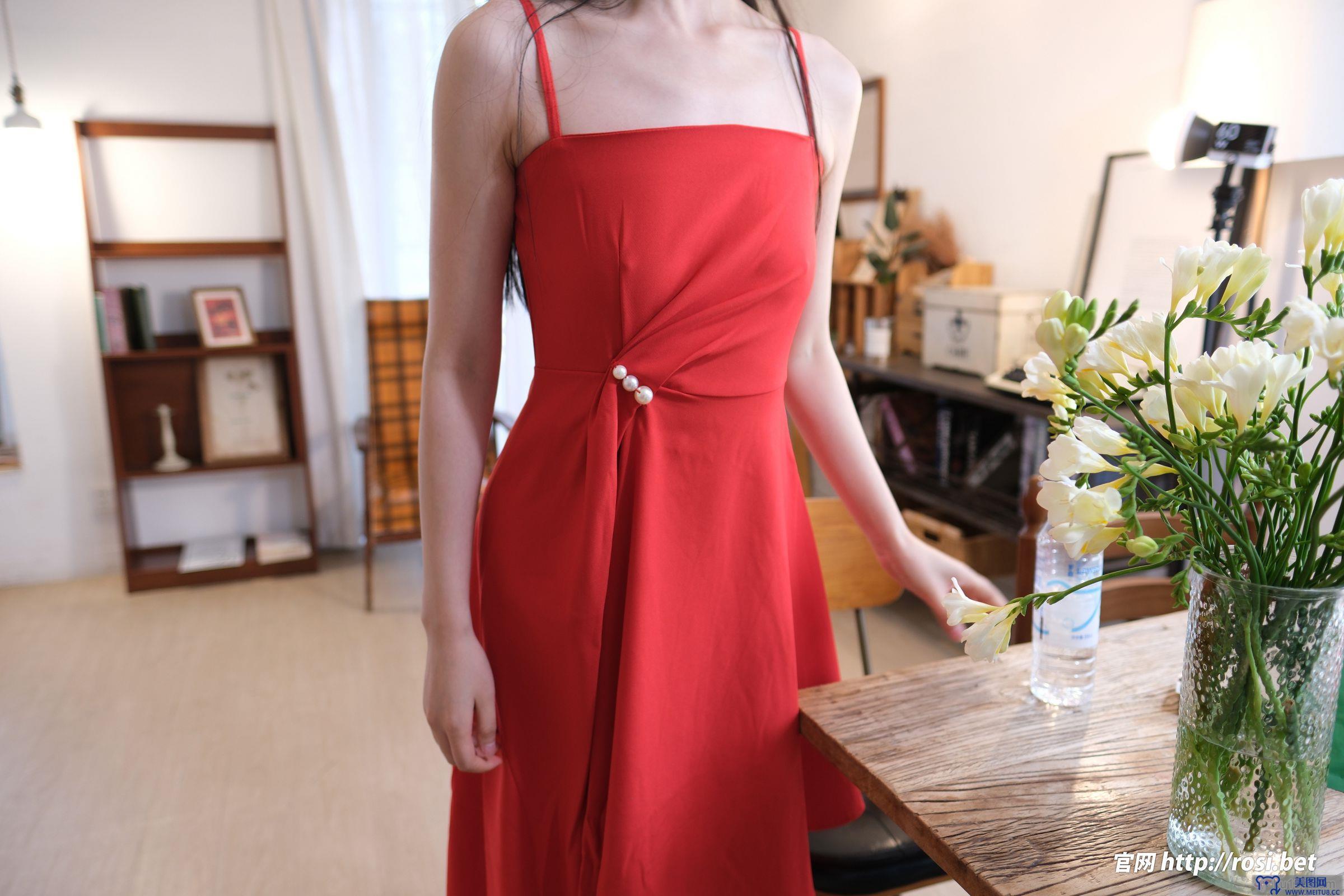 [ROSI美女图]2025.11.09 NO.5088