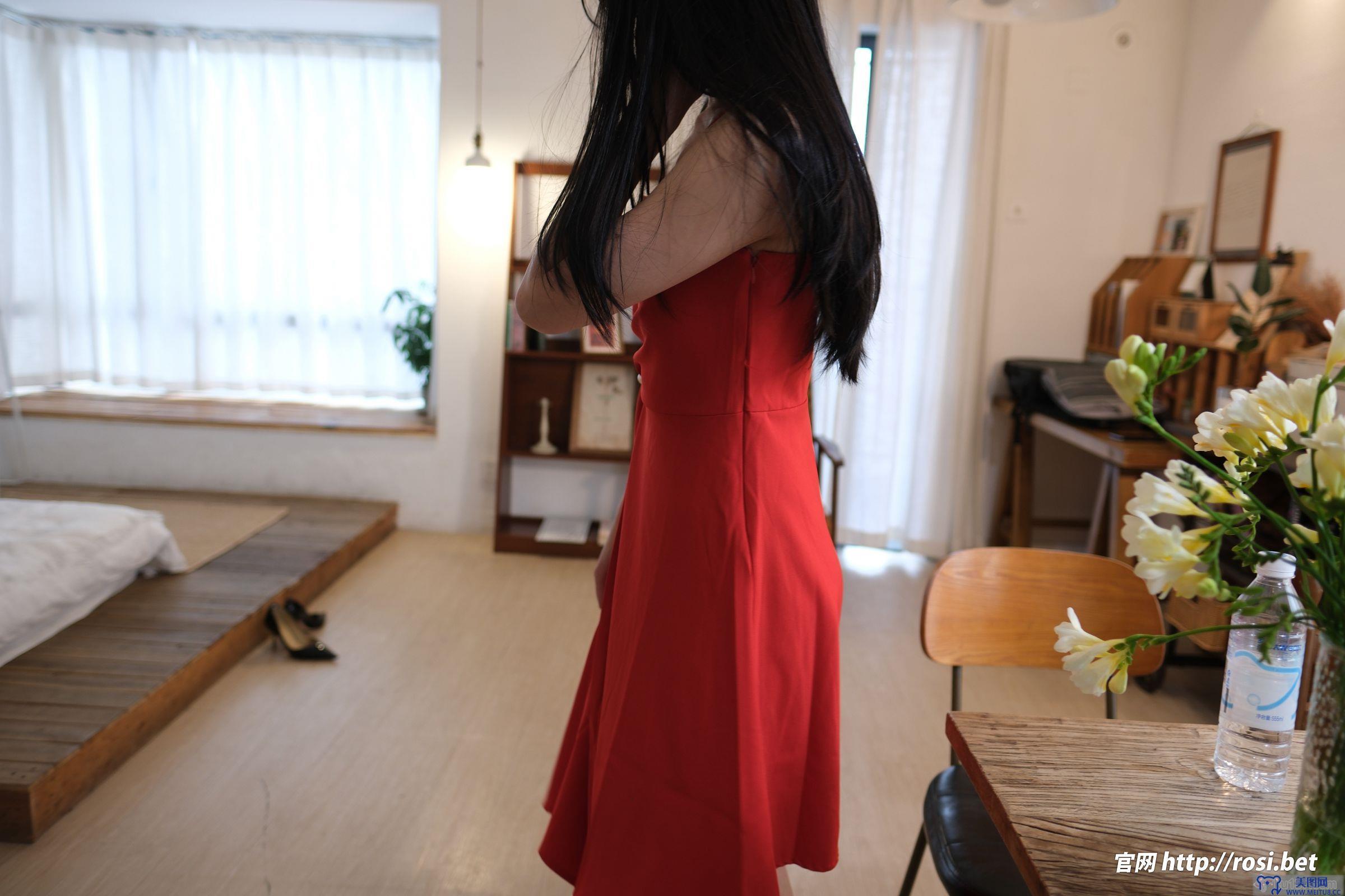 [ROSI美女图]2025.11.09 NO.5088