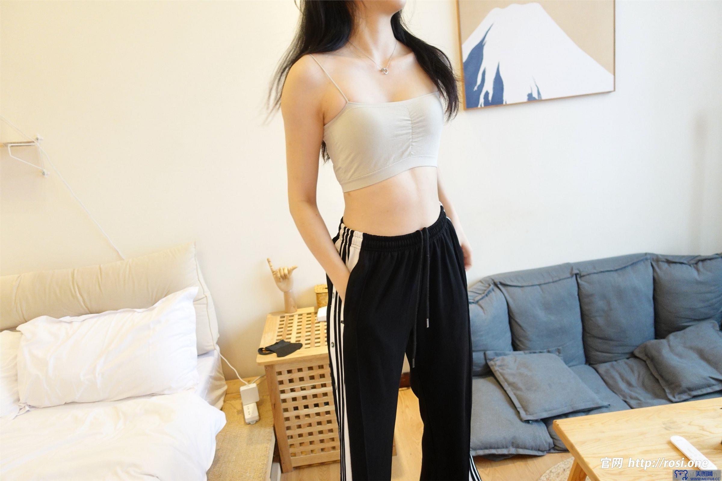 [ROSI美女图]2022.12.16 NO.4029