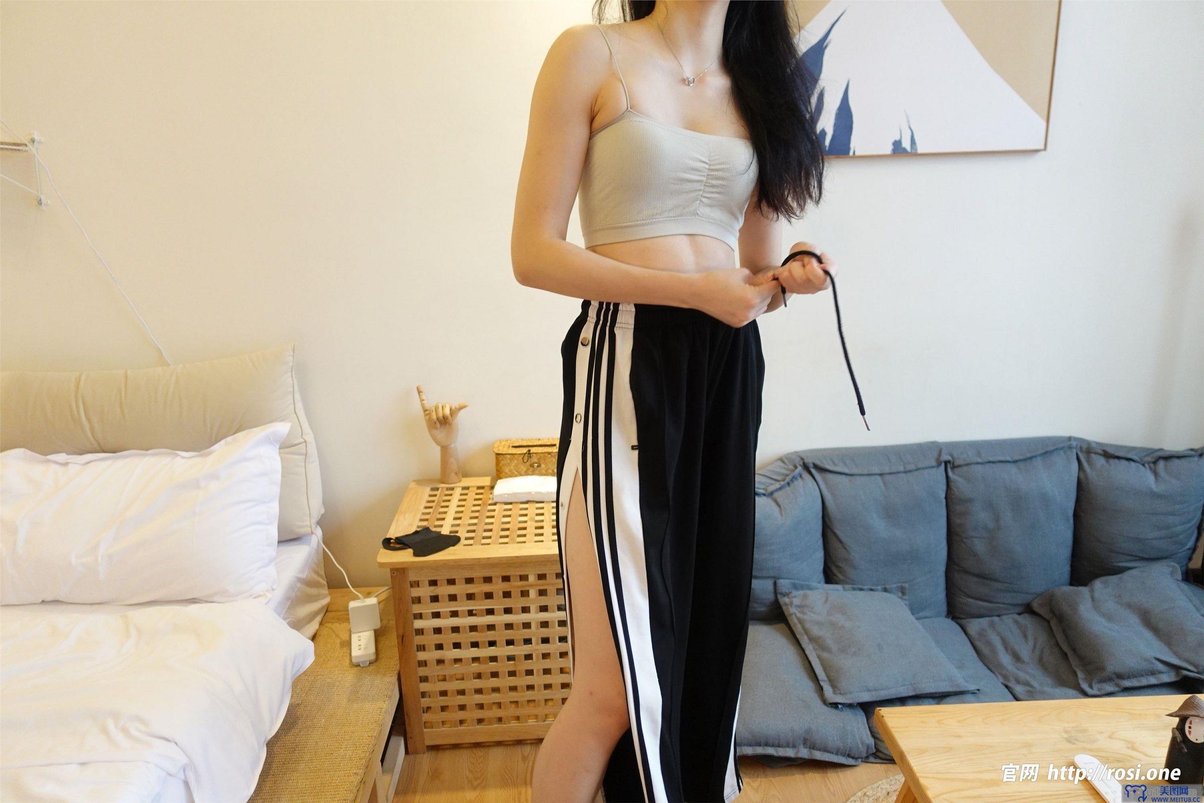 [ROSI美女图]2022.12.16 NO.4029