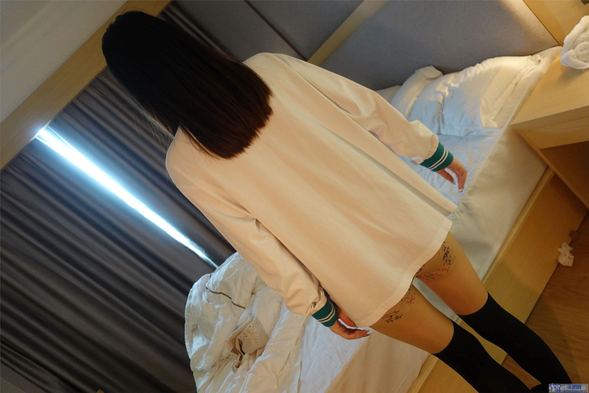 [ROSI美女图]2022.12.18 NO.4031