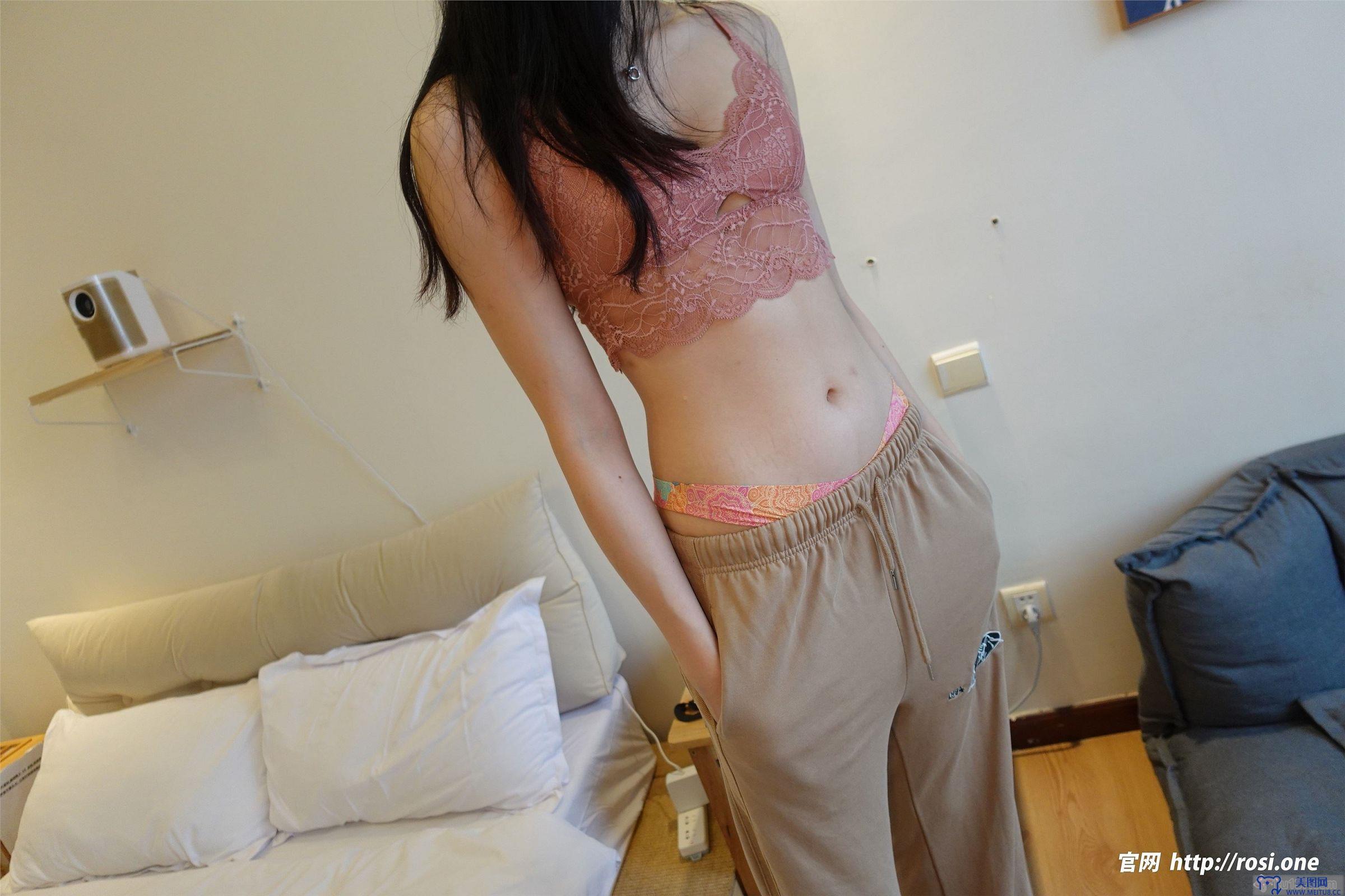 [ROSI美女图]2022.11.24 NO.4007