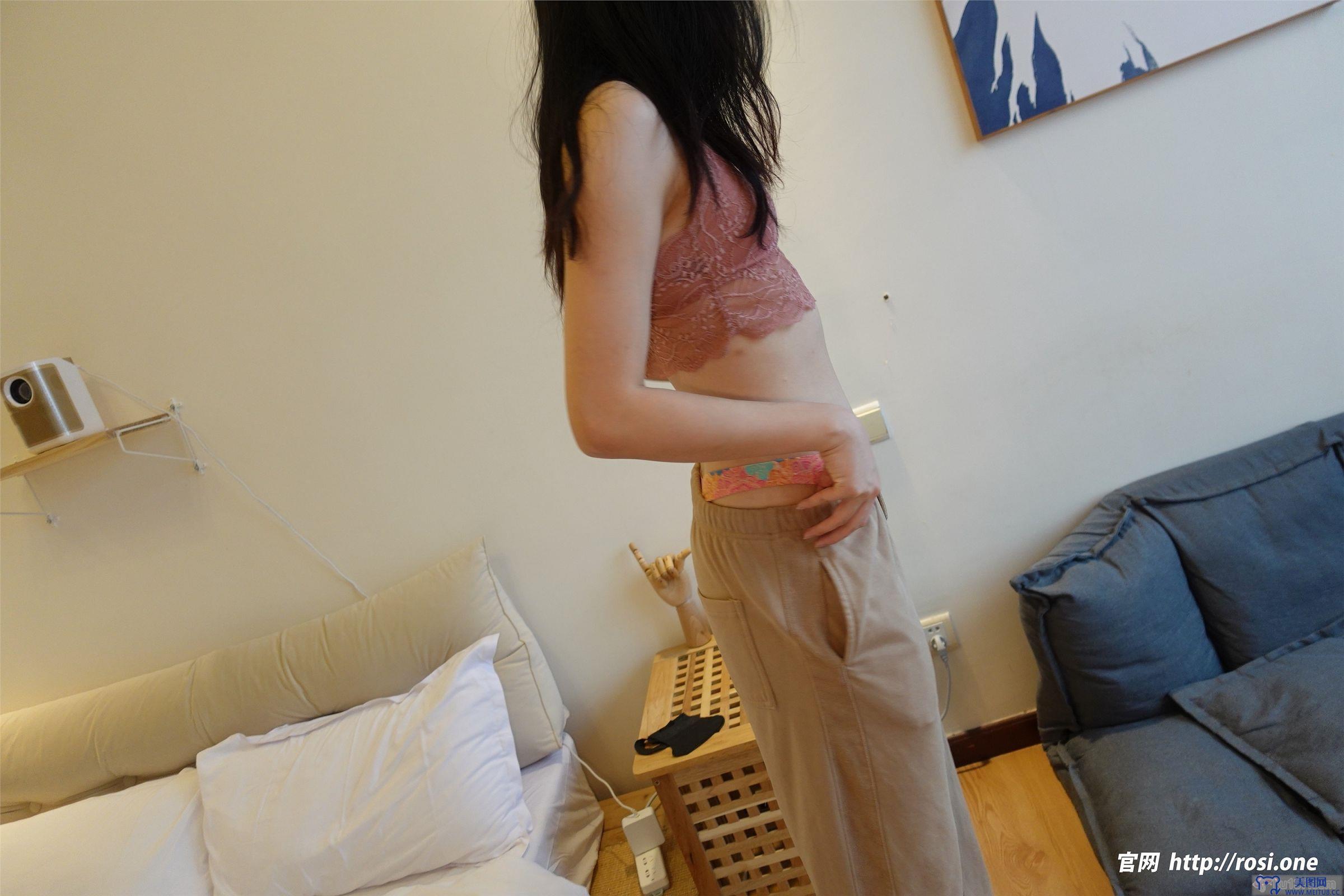 [ROSI美女图]2022.11.24 NO.4007