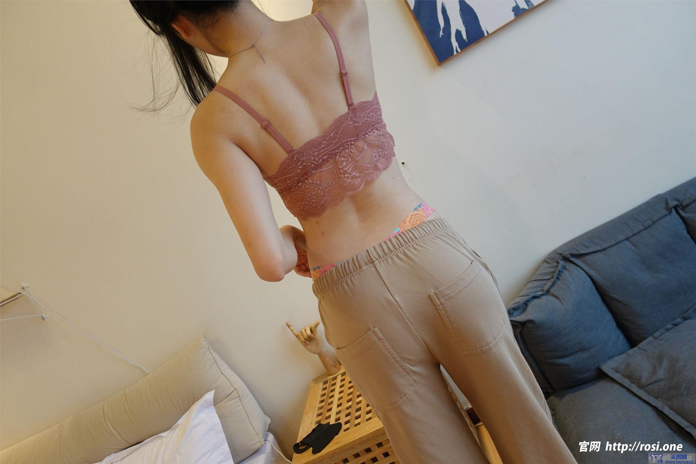 [ROSI美女图]2022.11.24 NO.4007