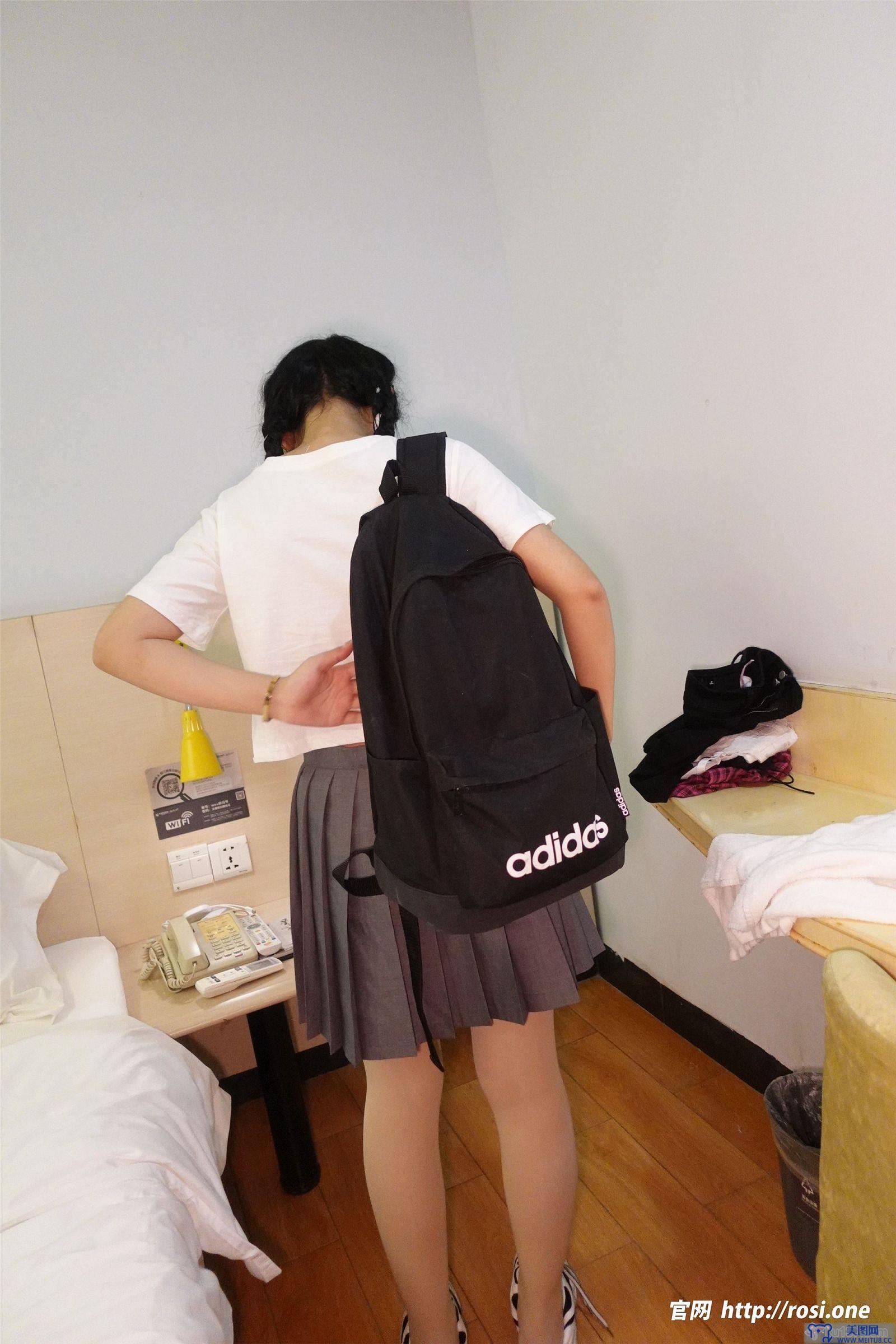 [ROSI美女图]2022.11.29 NO.4012