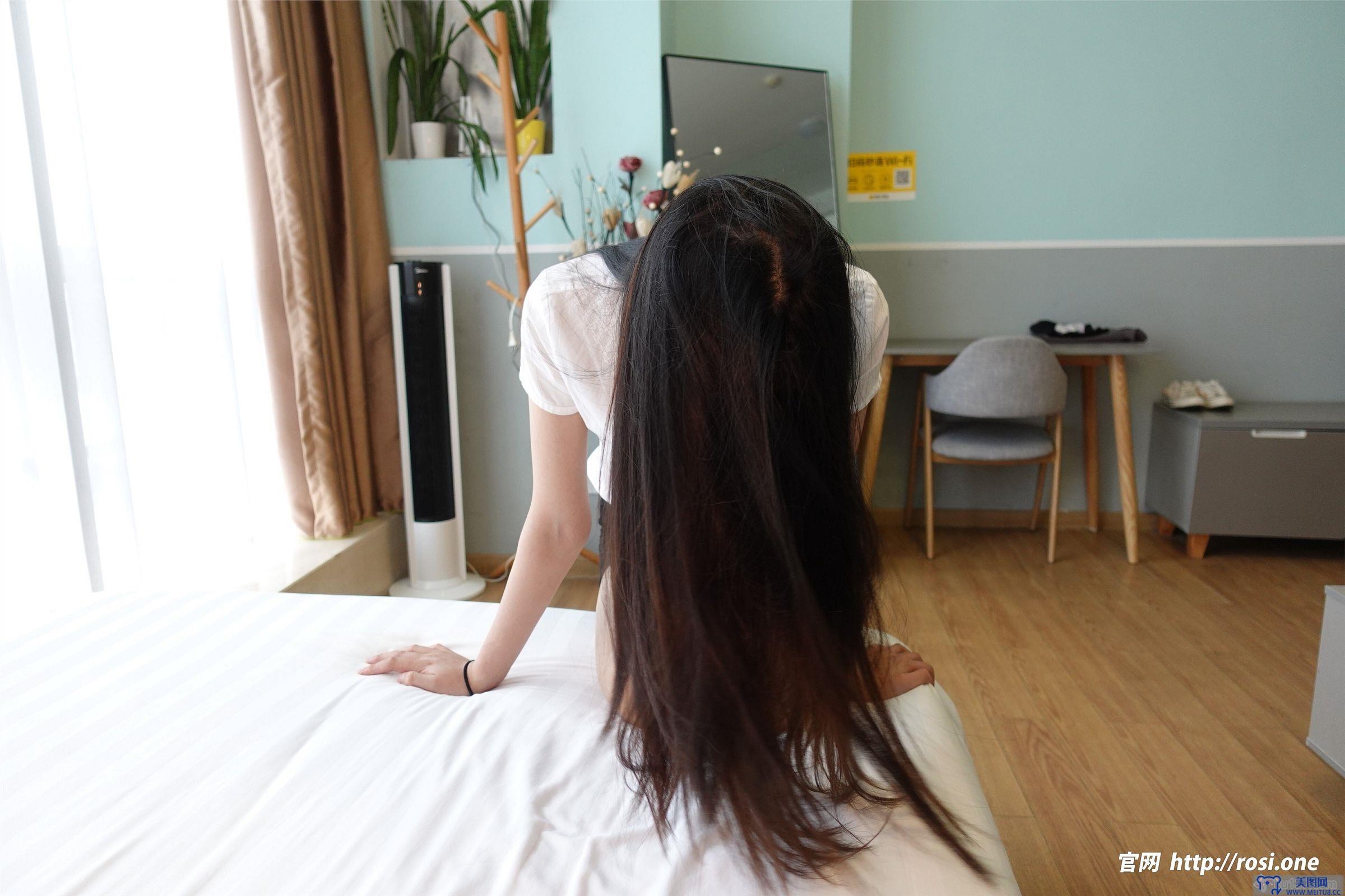 [ROSI美女图]2022.12.03 NO.4016