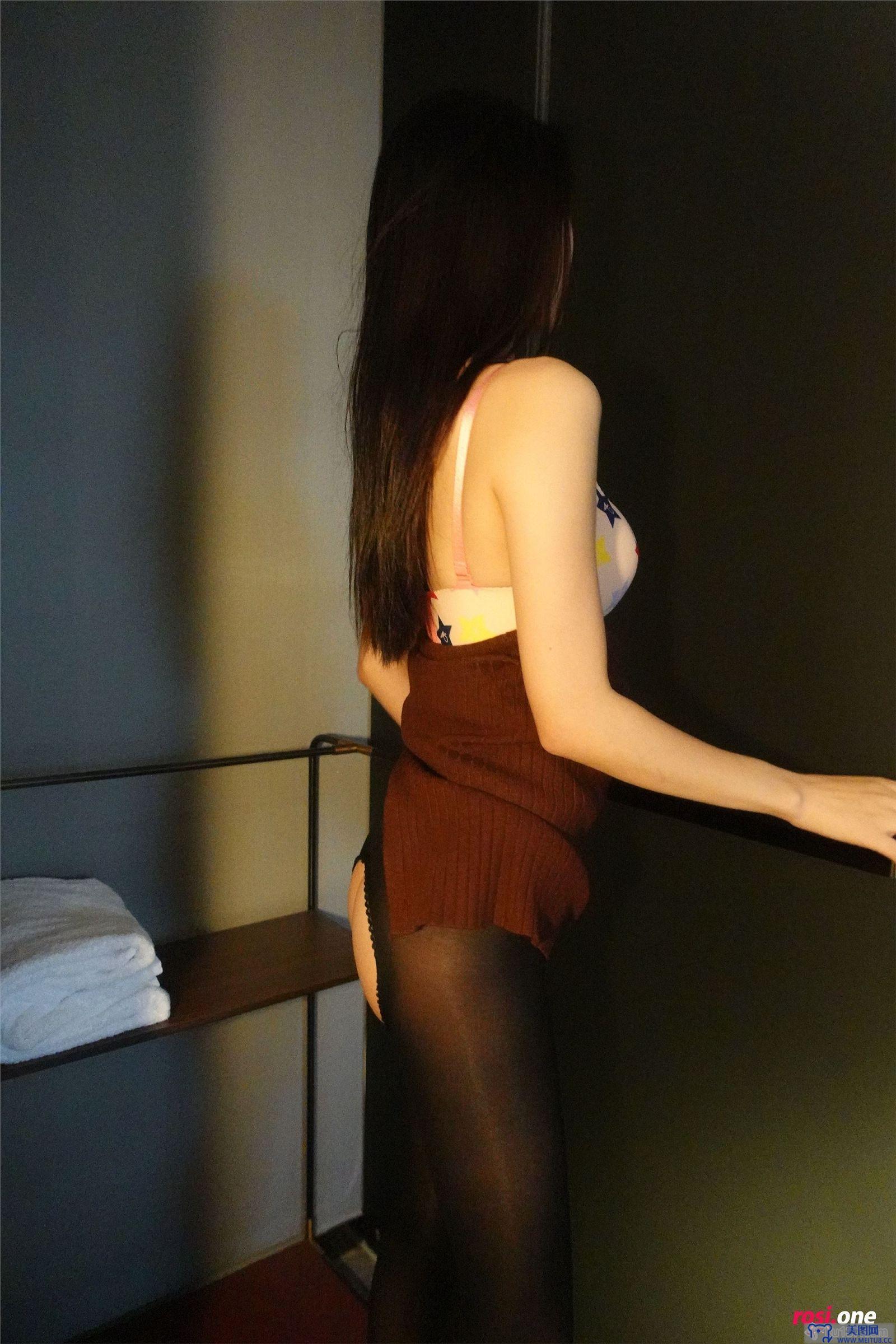 [ROSI美女图]2021.10.29 NO.3616