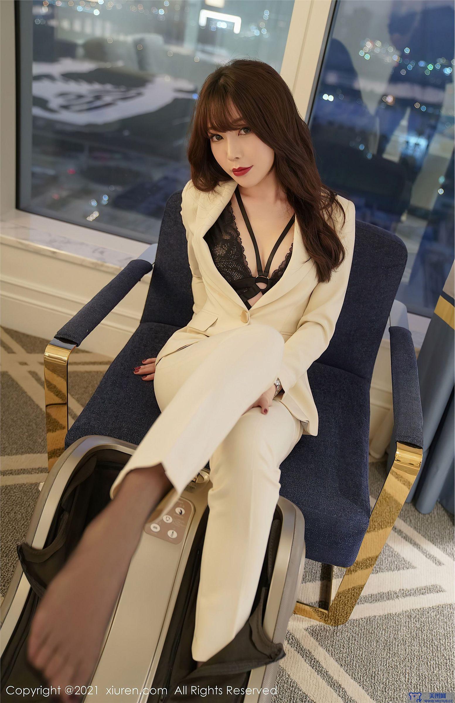 [秀人XIUREN] 2021.03.12 NO.3195 芝芝Booty