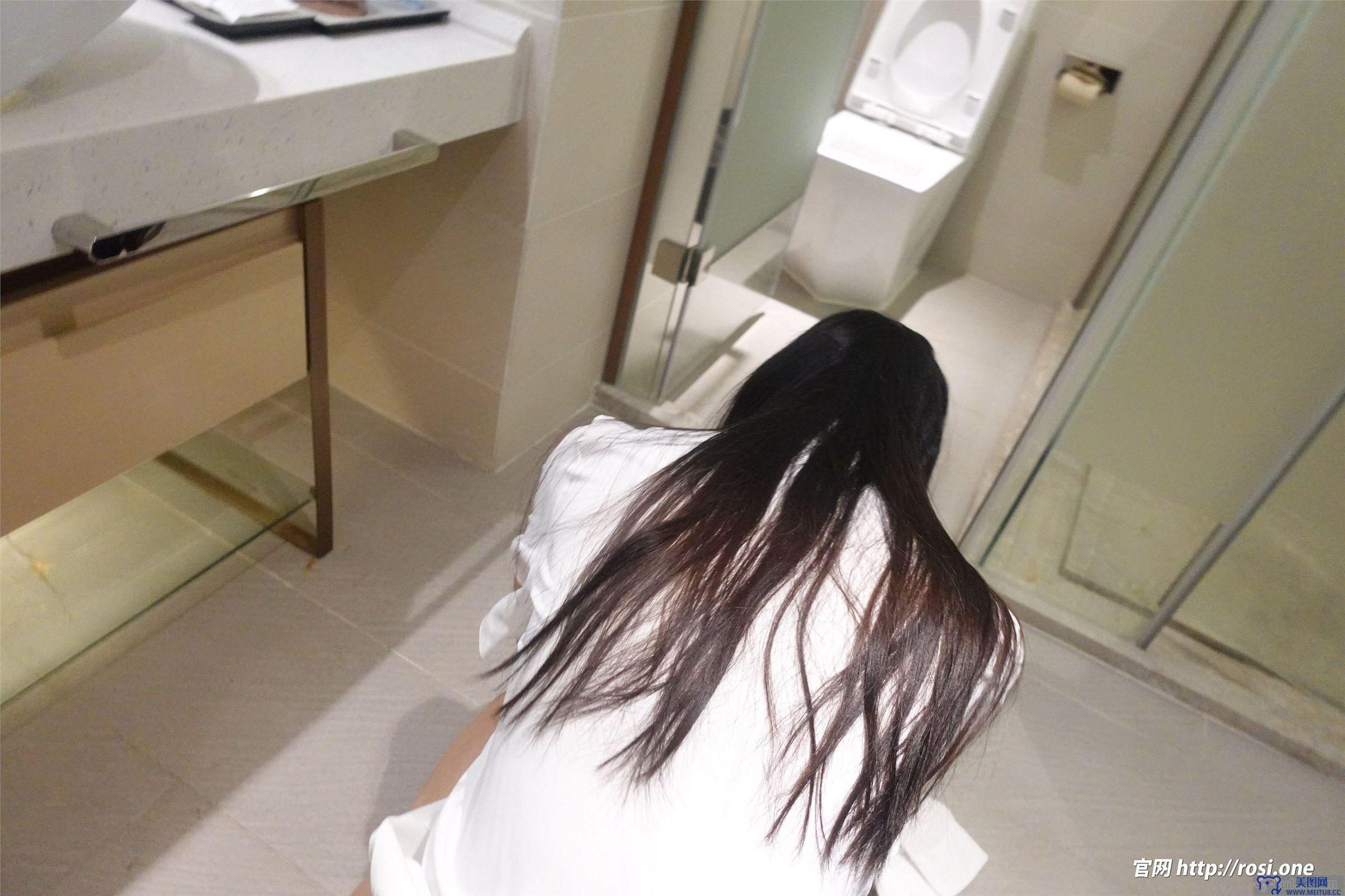 [ROSI美女图]2022.03.06 NO.3744