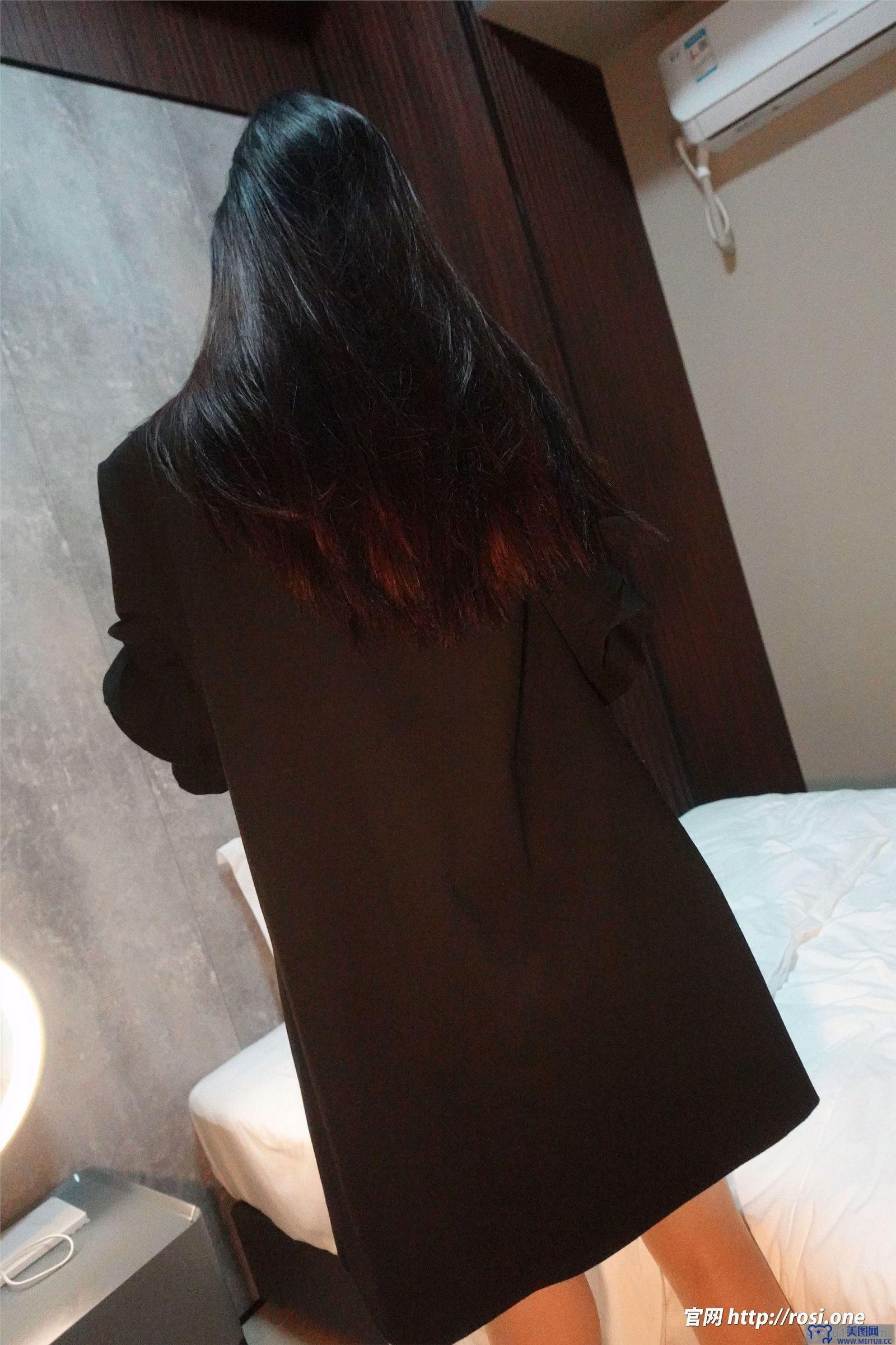 [ROSI美女图]2022.01.01 NO.3680