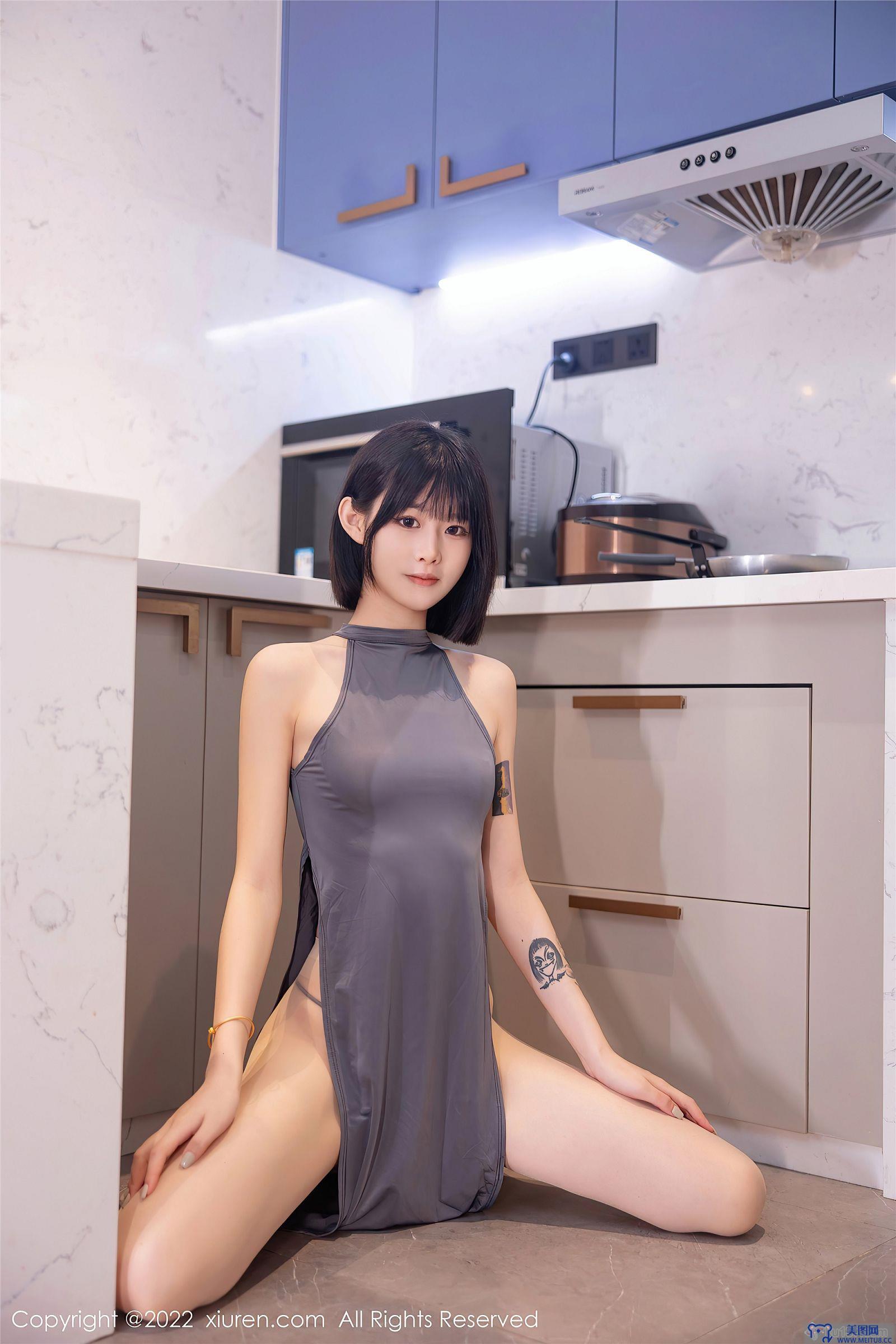 [秀人XIUREN] 2022.08.24 NO.5482 77qiqi
