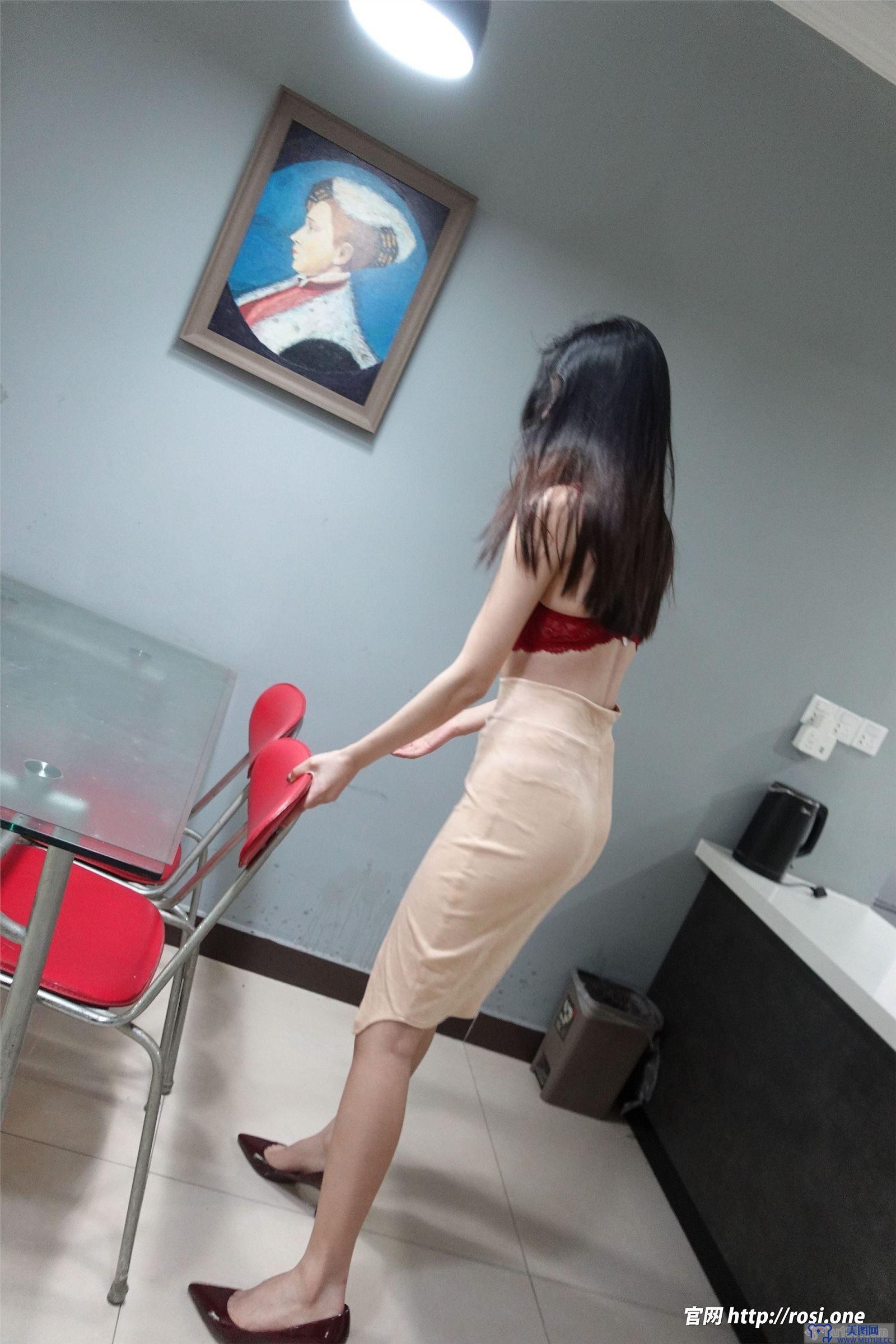 [ROSI美女图]2022.07.05 NO.3865