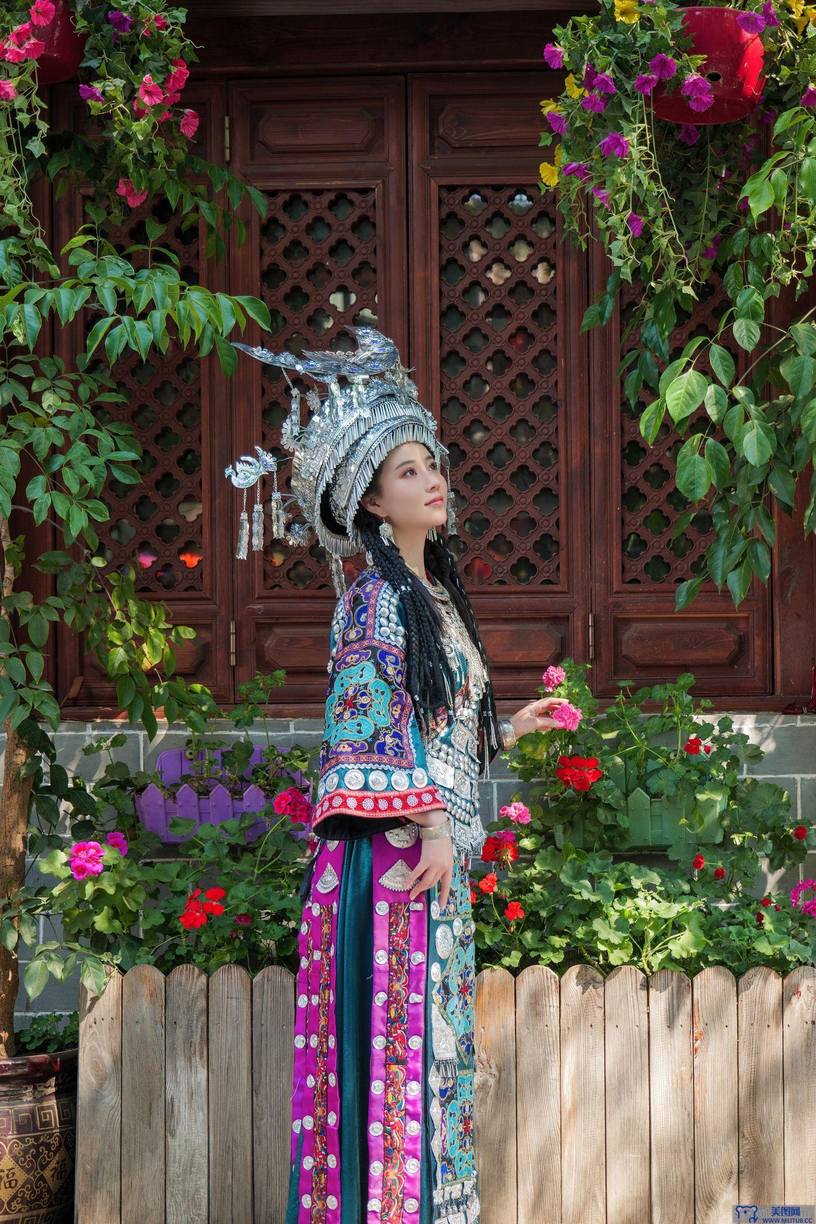 [年年nnian] NO.027 苗疆少女