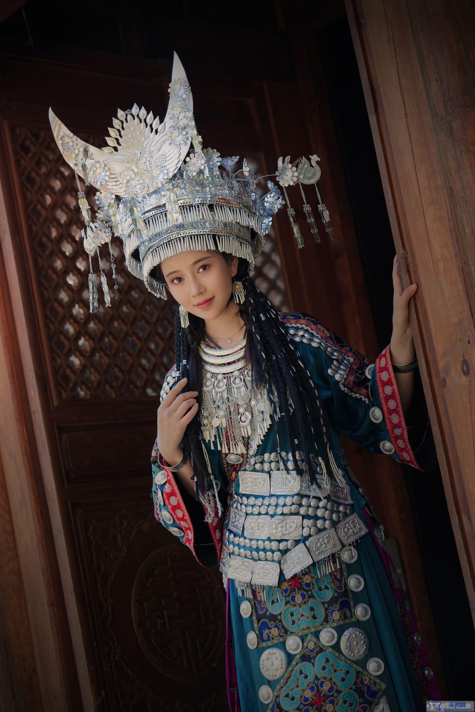 [年年nnian] NO.027 苗疆少女