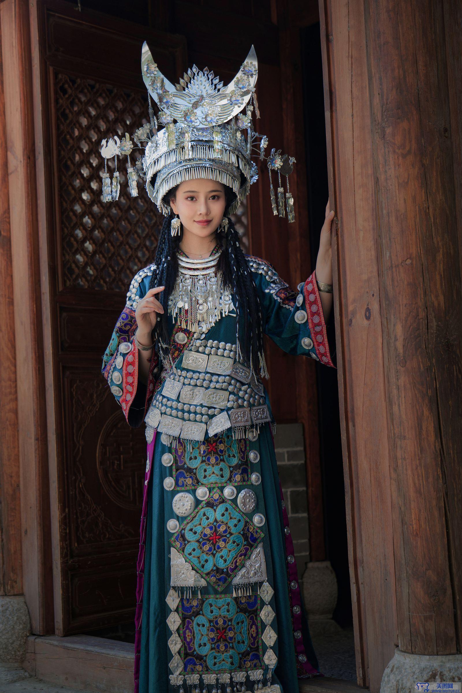 [年年nnian] NO.027 苗疆少女