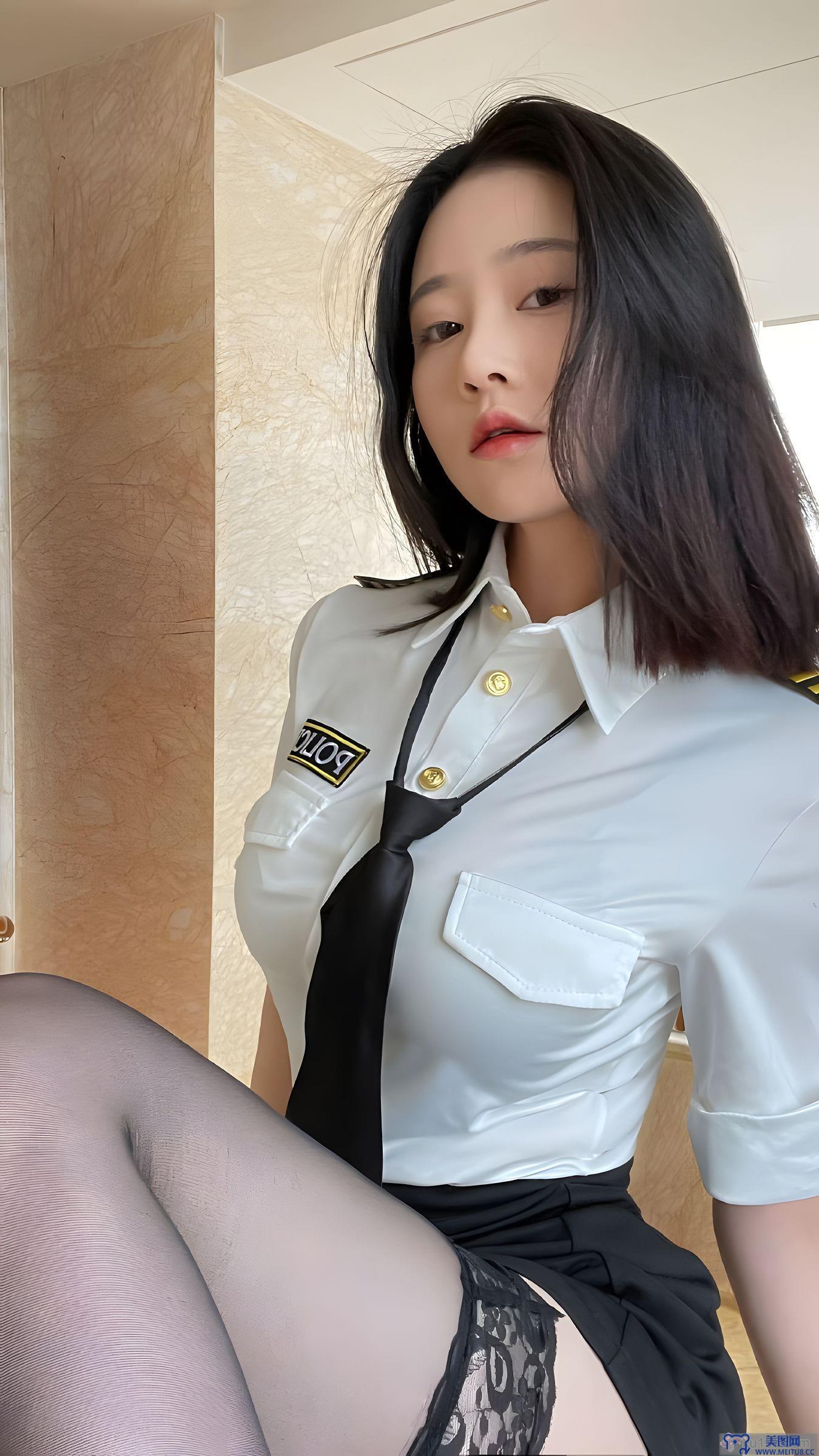 [年年nnian] NO.036 涩女警