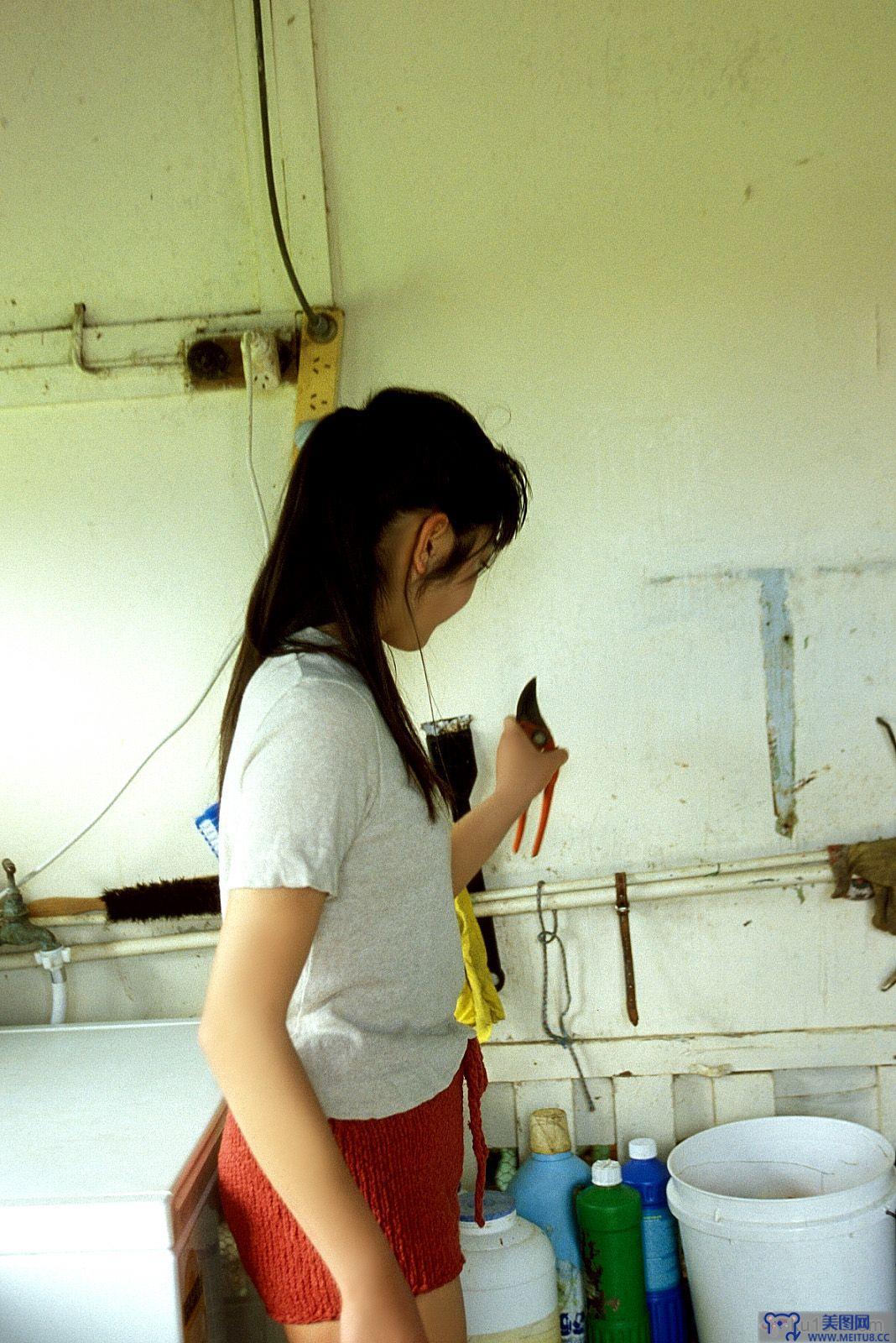 [NS Eyes写真套图]2003.03.07 SF-No.204 Moemi Tominaga(富永萌美)-UNDERAGE!