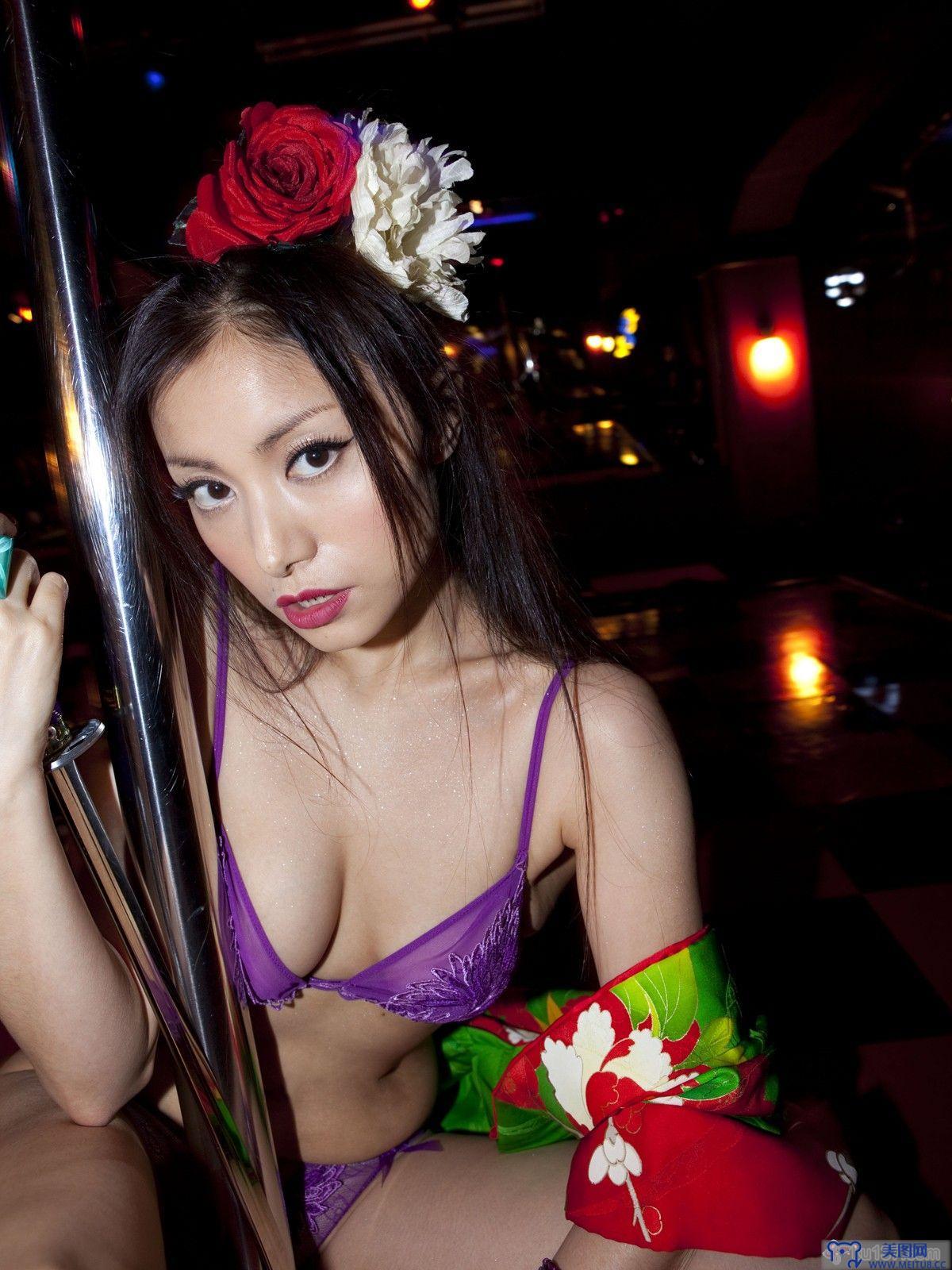 [Sabra美女写真] Takahashi 智秋 『Juicy Dancing』