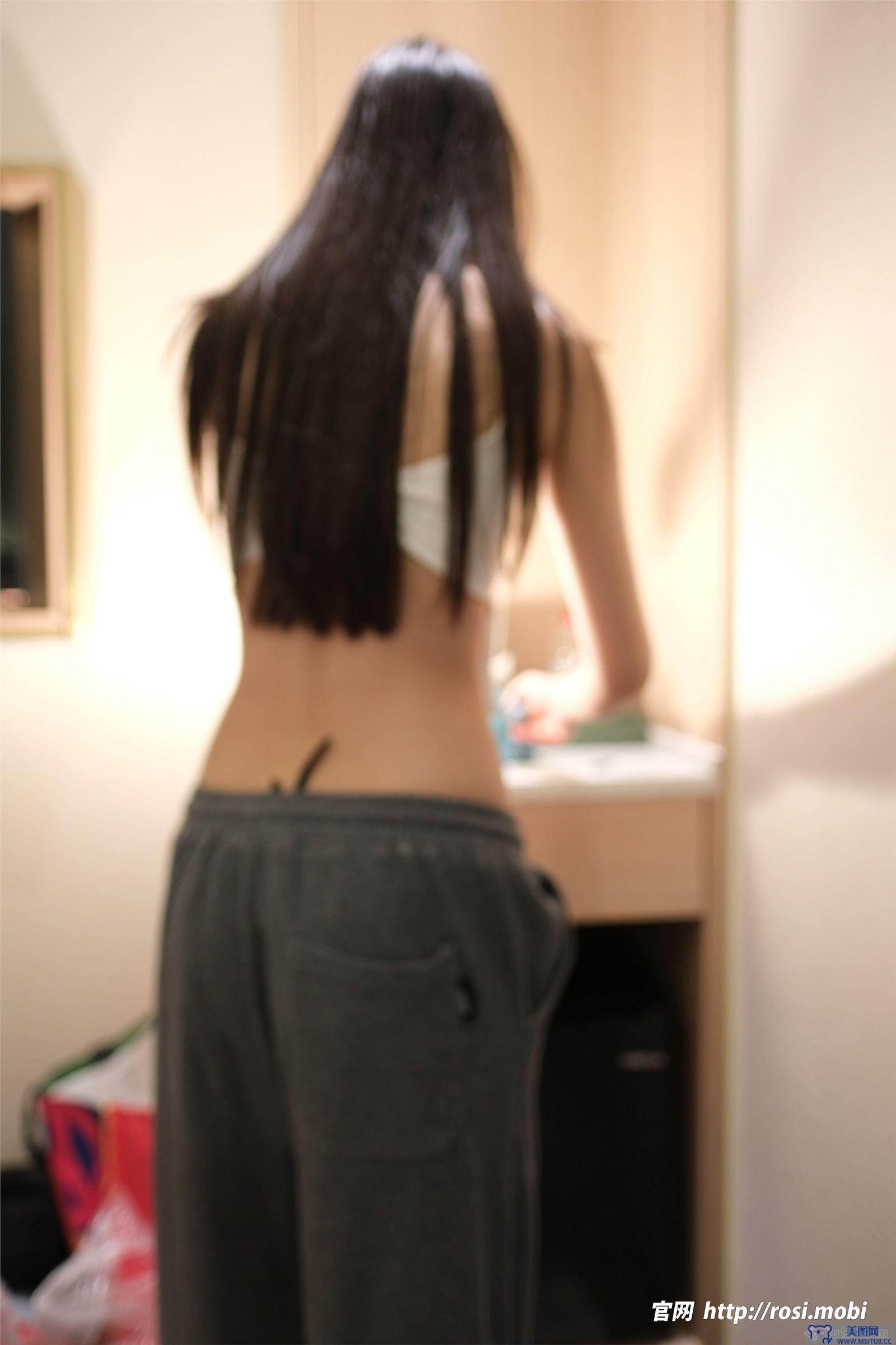 [ROSI美女图]2025.05.14 NO.4909