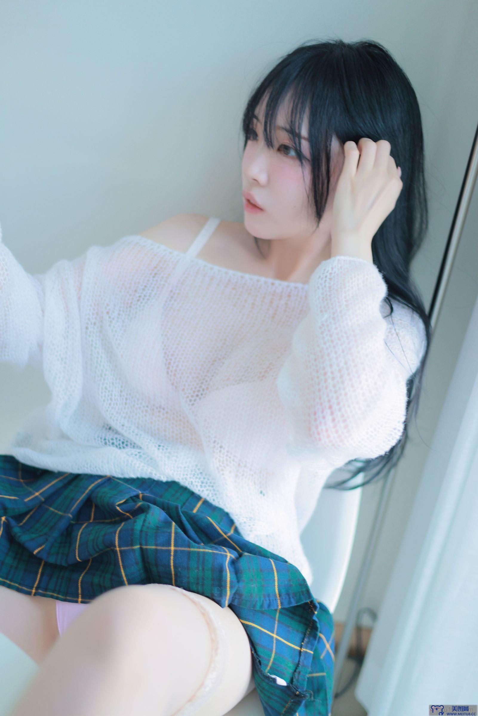 [Patreon] Rina - Extra-short plaid skirt