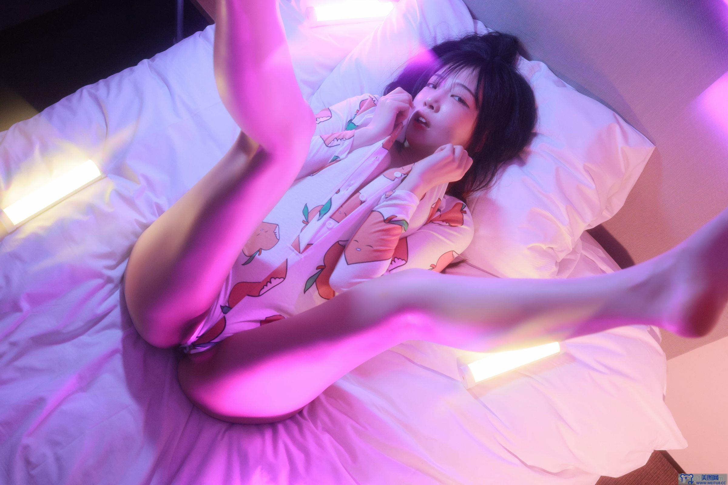 [Patreon] Rina – Rina - Saucy Red