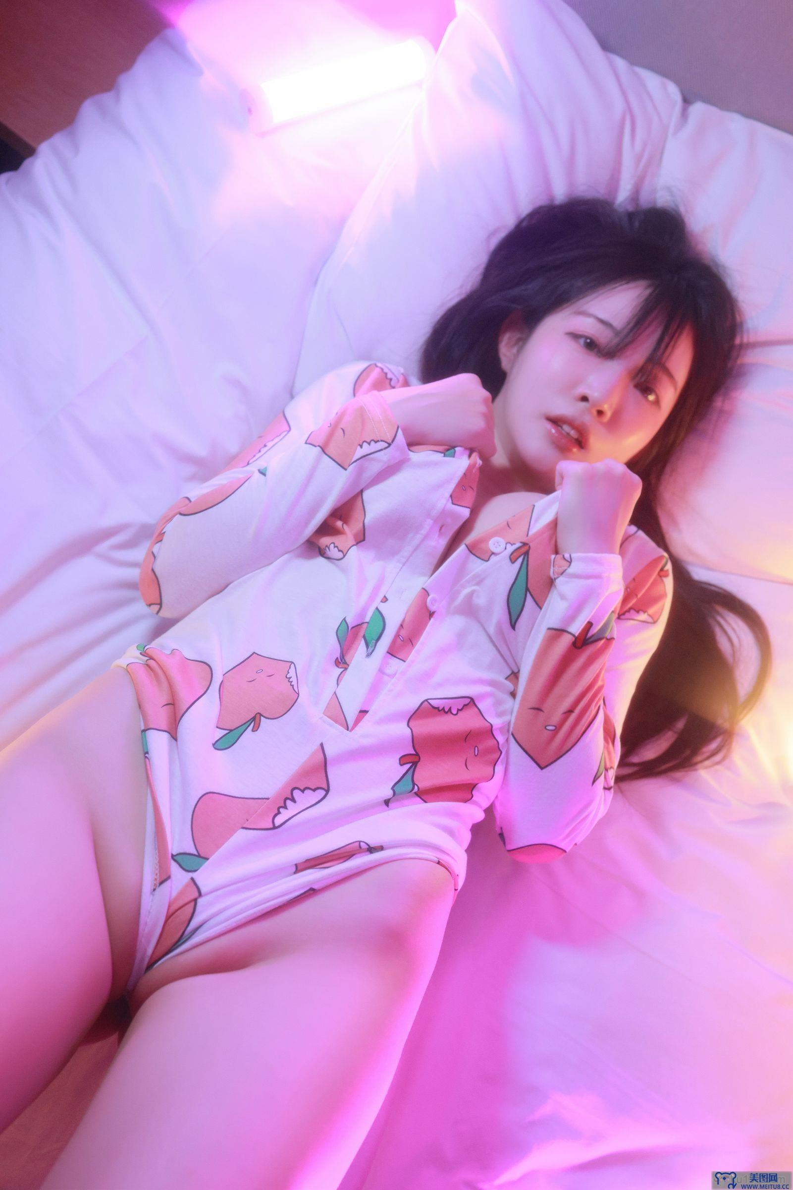 [Patreon] Rina – Rina - Saucy Red