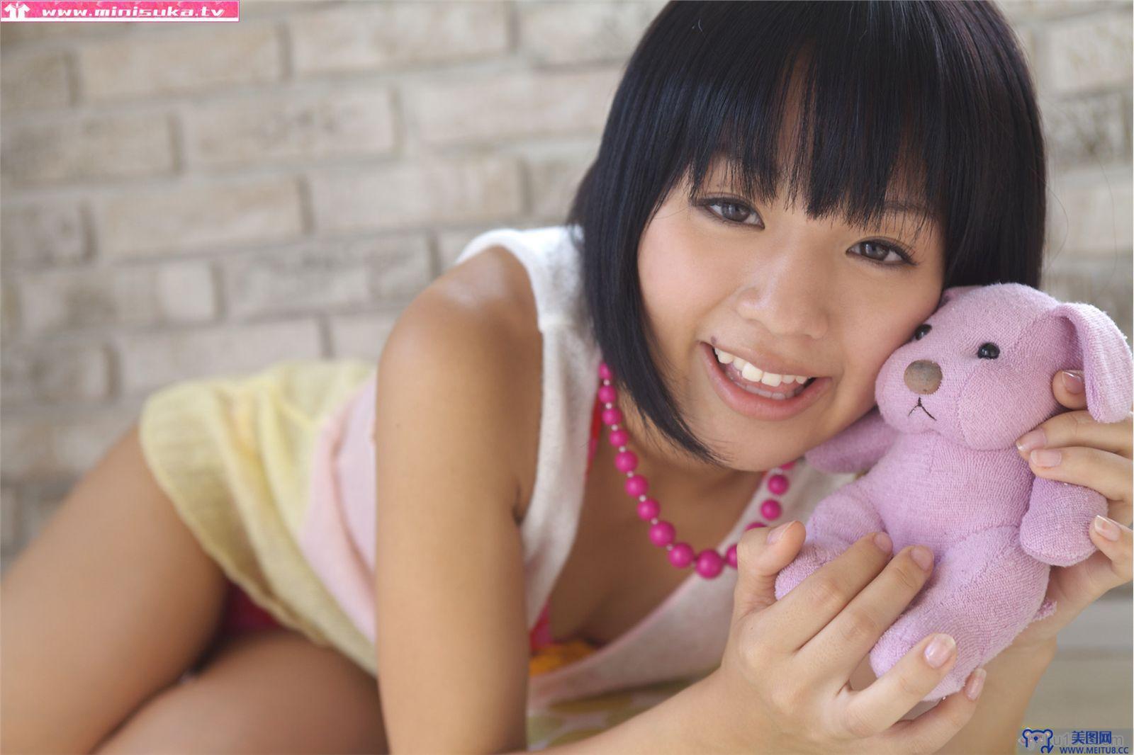 [Minisuka写真] 现役女子高生 宮野瞳 Hitomi Miyano Vol.01