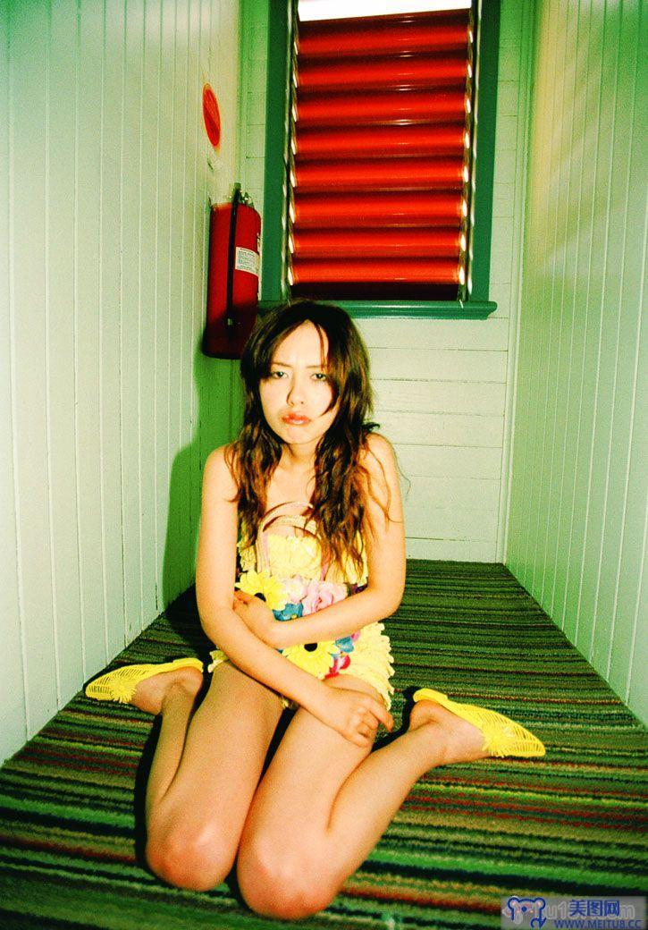 [image.tv美女写真]2003.09 Naomi Ayukawa 鮎河ナオミ On her journey