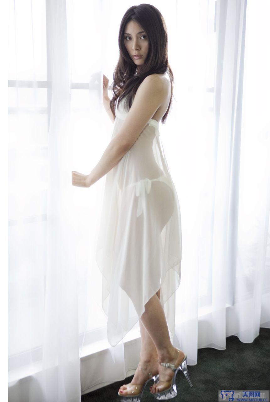 [image.tv美女写真]2010.06.01 Sayaka Akimoto 秋元才加 Princess Sayaka 前編