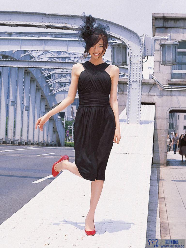 [Wanibooks WBGC美女] 2008.09 No.51 Mariko Shinoda 篠田麻里子