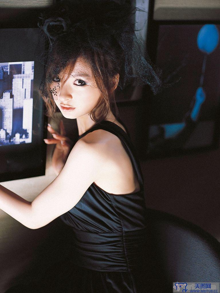 [Wanibooks WBGC美女] 2008.09 No.51 Mariko Shinoda 篠田麻里子