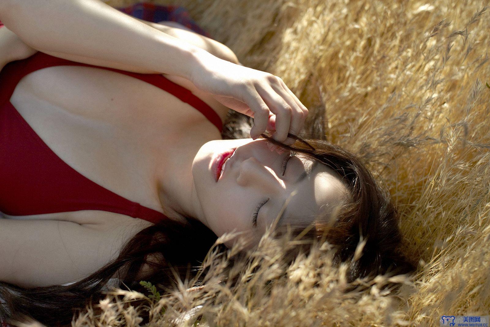 [Wanibooks WBGC美女] 2011.04 No.82 Yumi Sugimoto 杉本有美