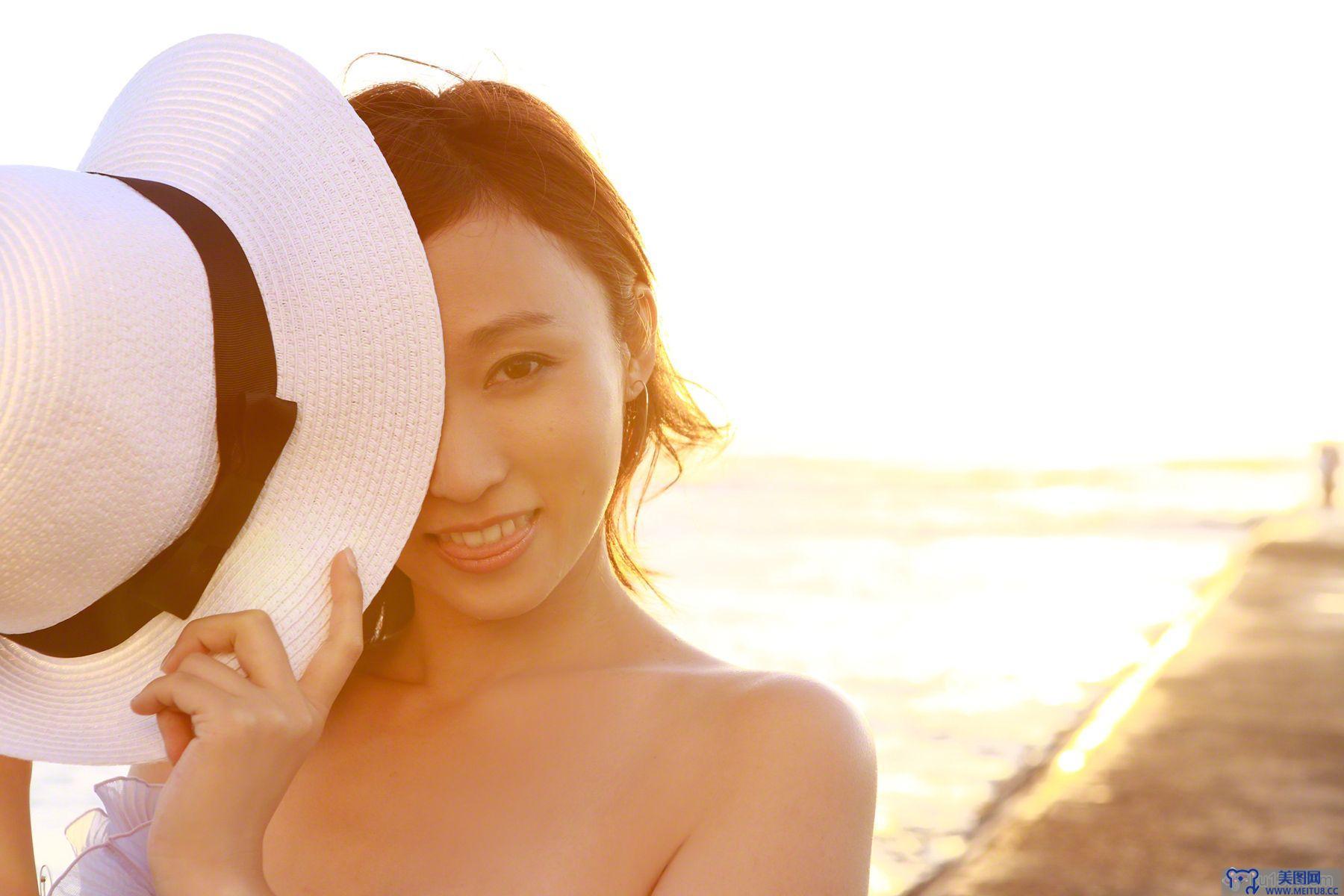 [Wanibooks WBGC美女] 2016.04 No.142 Risa Yoshiki 吉木りさ