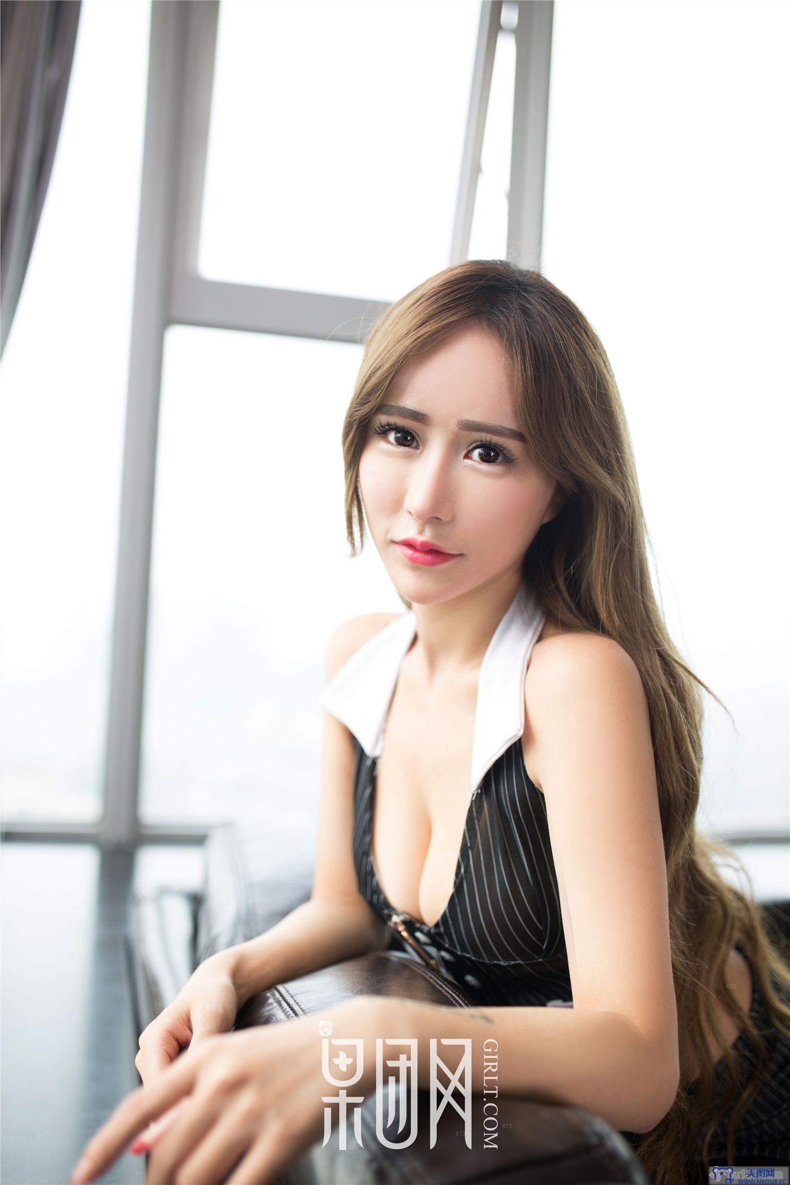 [果团网美女图片] 2017.07.08 Vol.027 何梦兮Stacy 御姐女老师爆乳装玩转制服诱惑