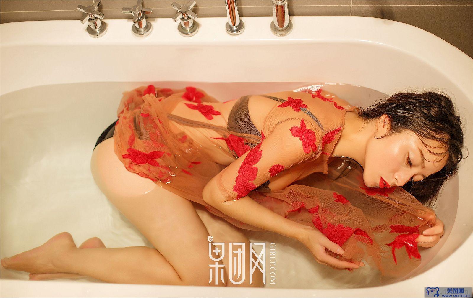 [果团网美女图片] 2017.10.04 NO.074 红霓裳