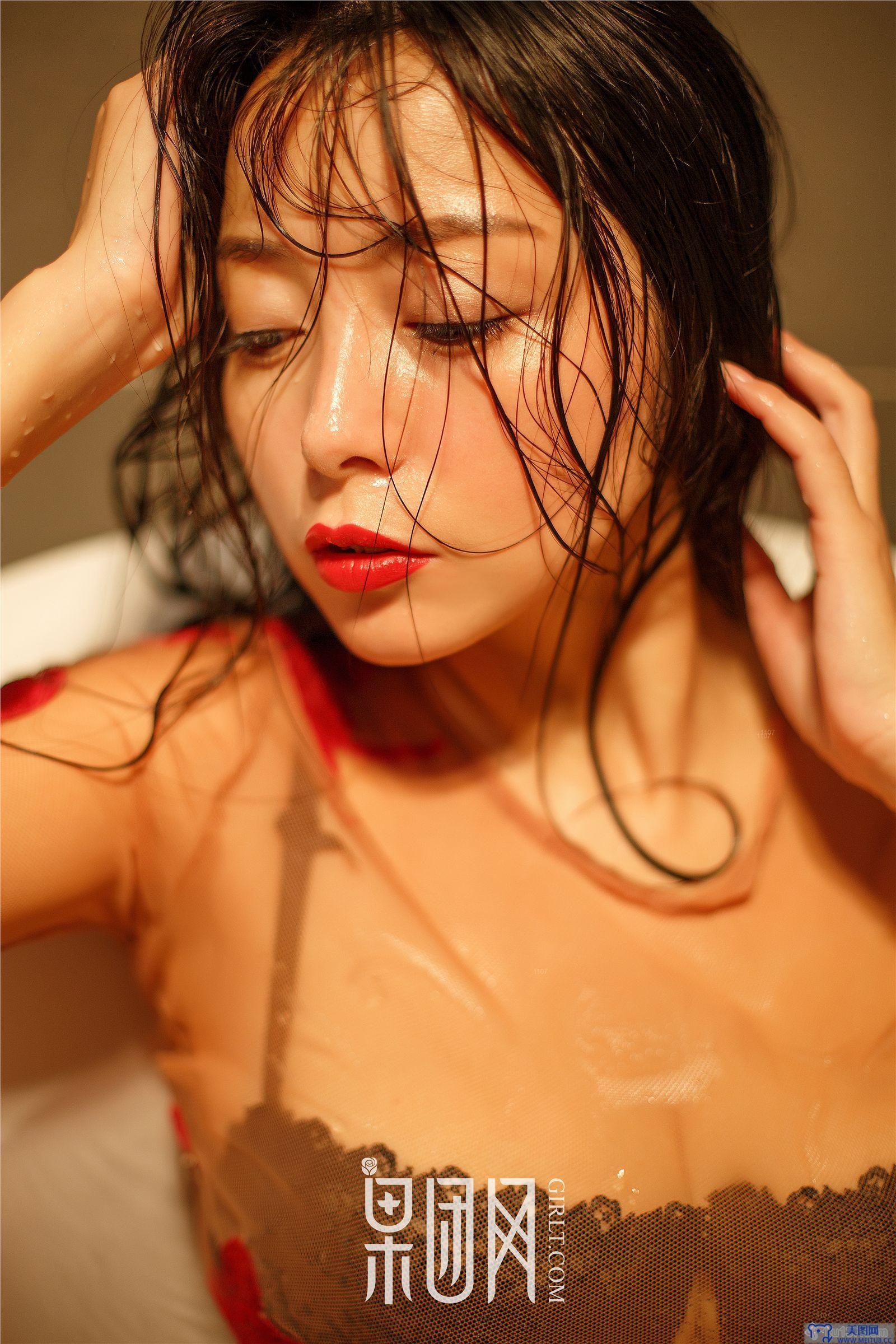 [果团网美女图片] 2017.10.04 NO.074 红霓裳