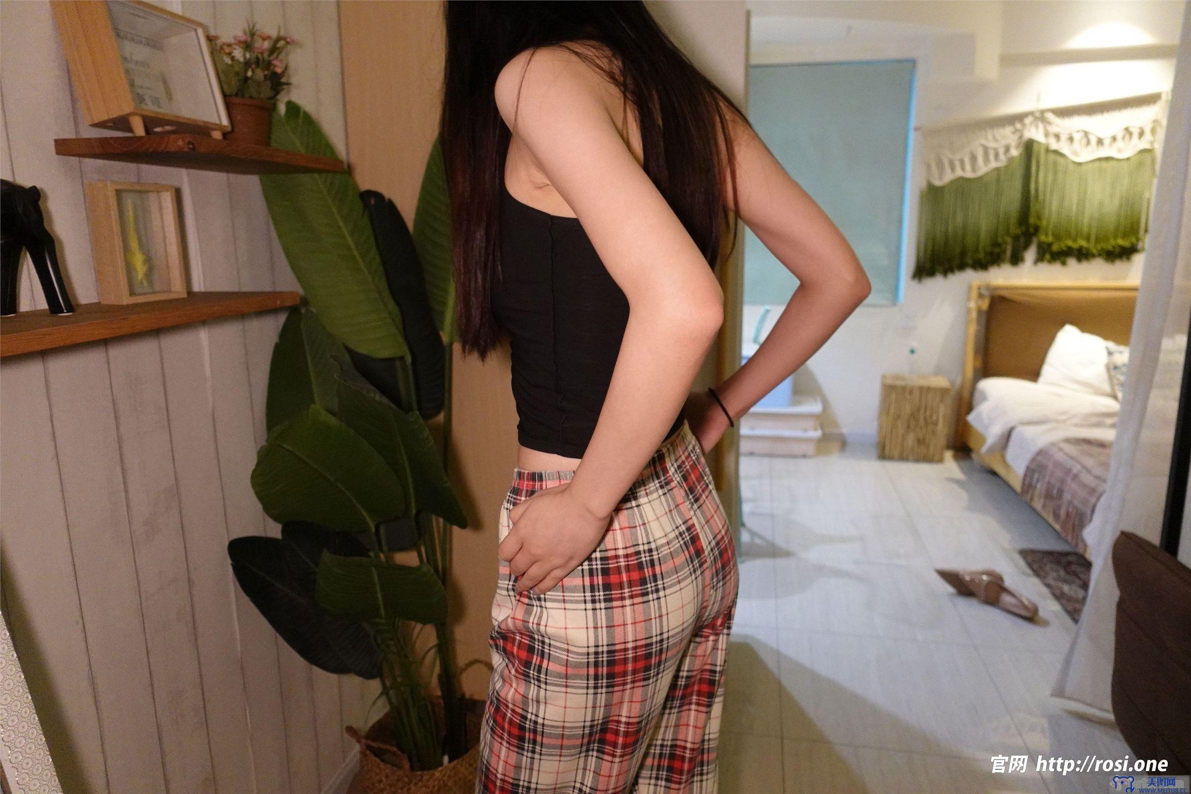 [ROSI美女图]2022.11.13 NO.3996