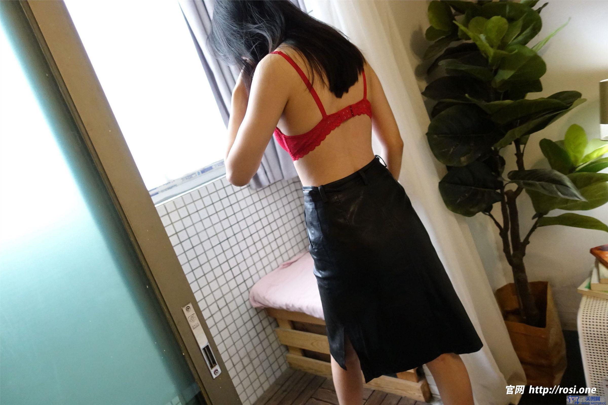 [ROSI美女图]2023.07.22 NO.4247