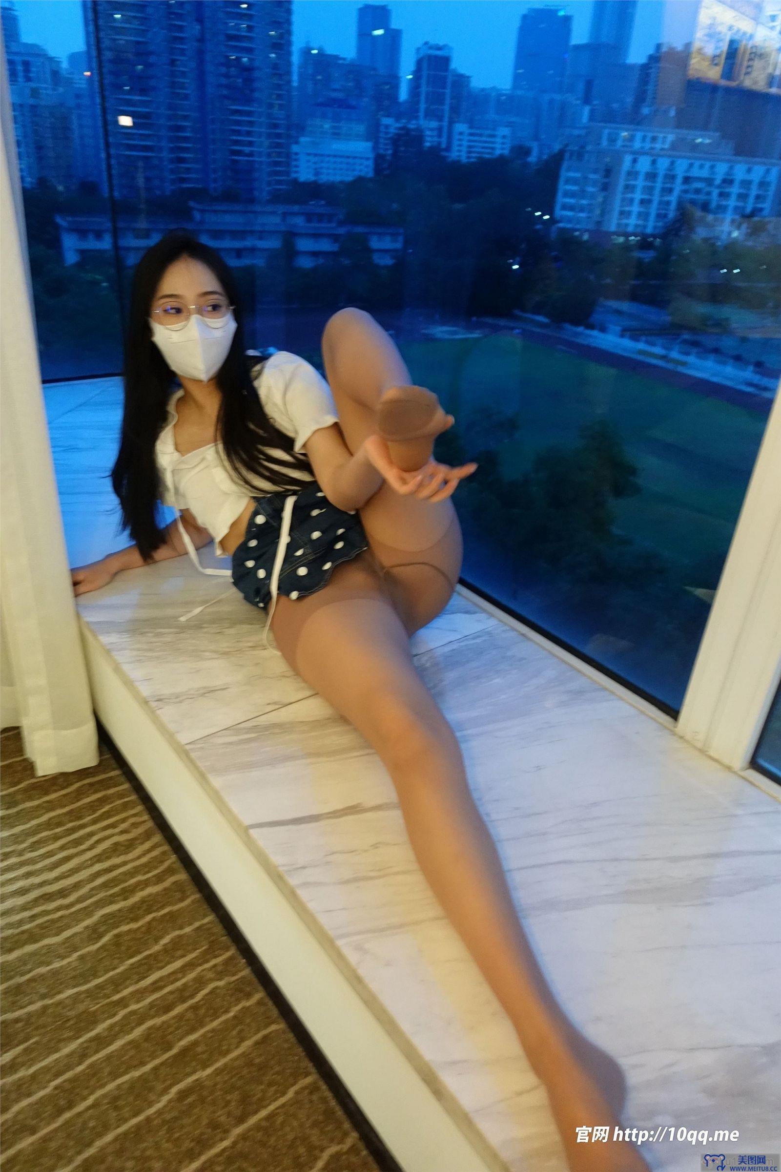 [ROSI美女图]口罩系列 2023.07.29 NO.2603