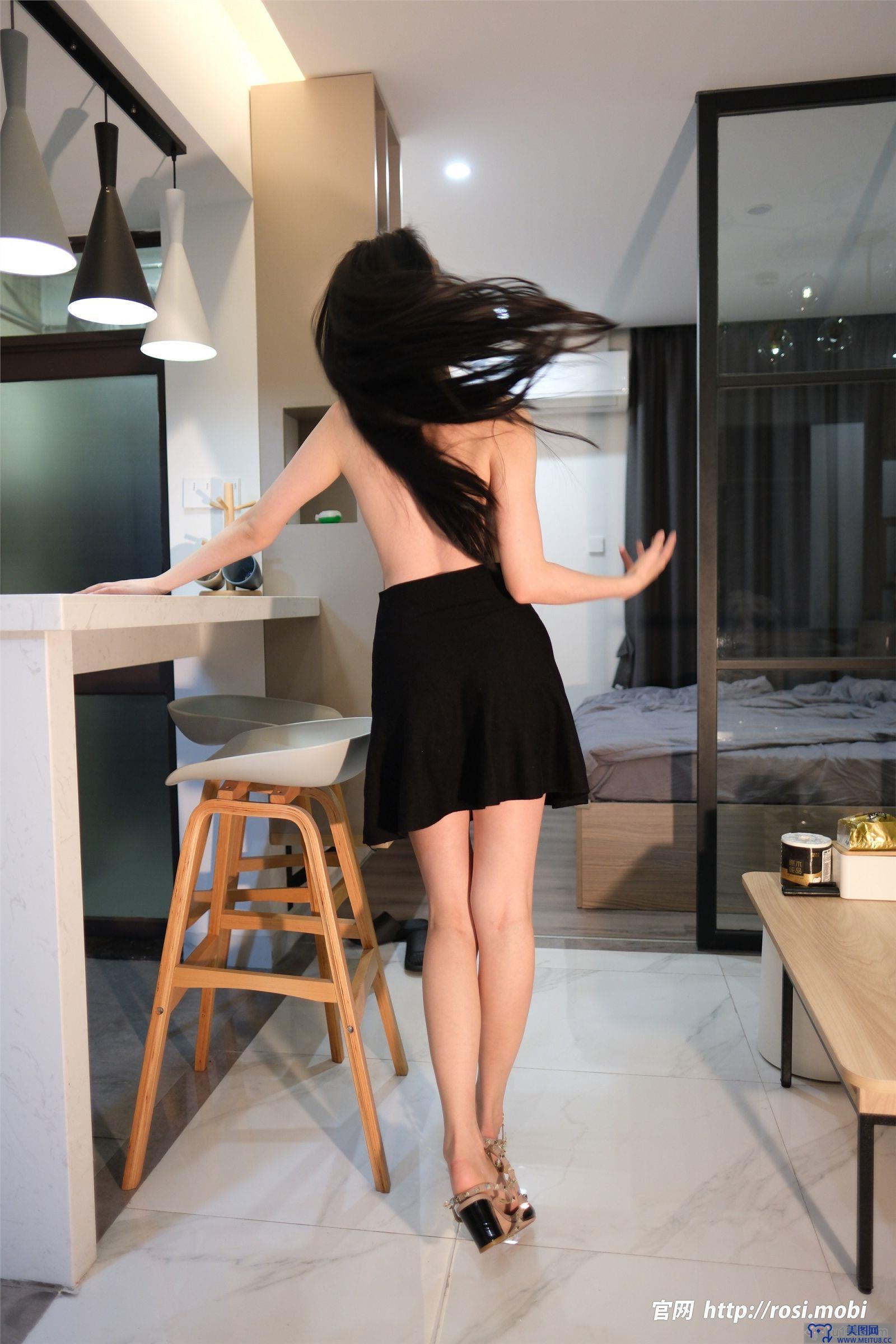 [ROSI美女图]2025.05.25 NO.4920