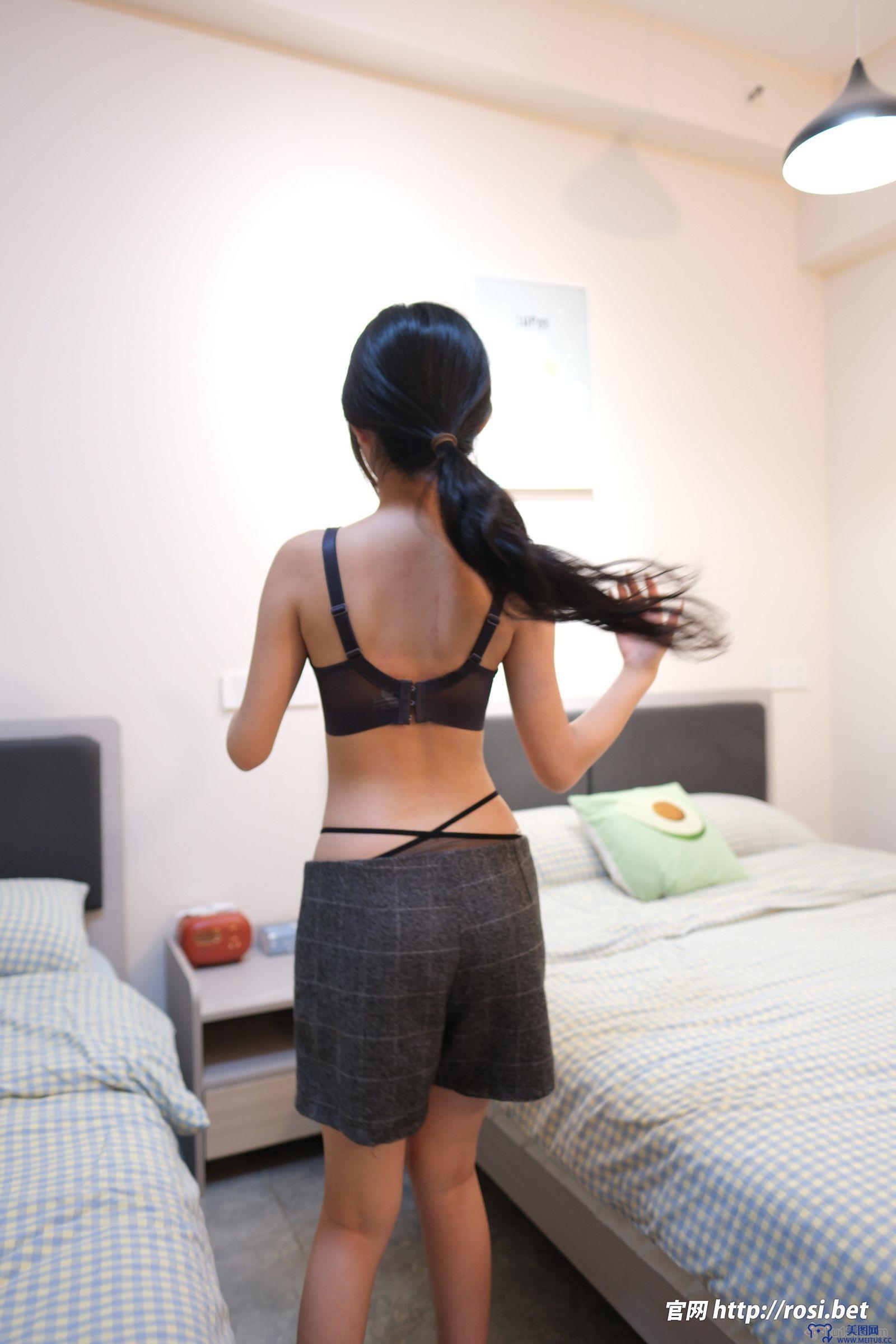 [ROSI美女图]2025.08.26 NO.5013