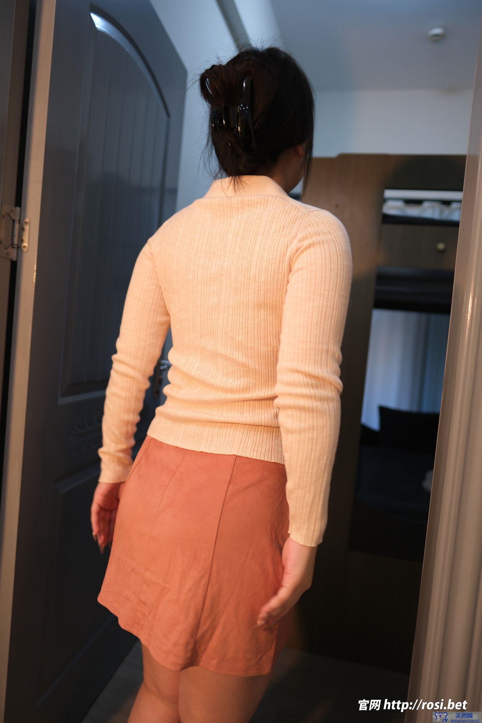 [ROSI美女图]2025.10.23 NO.5071