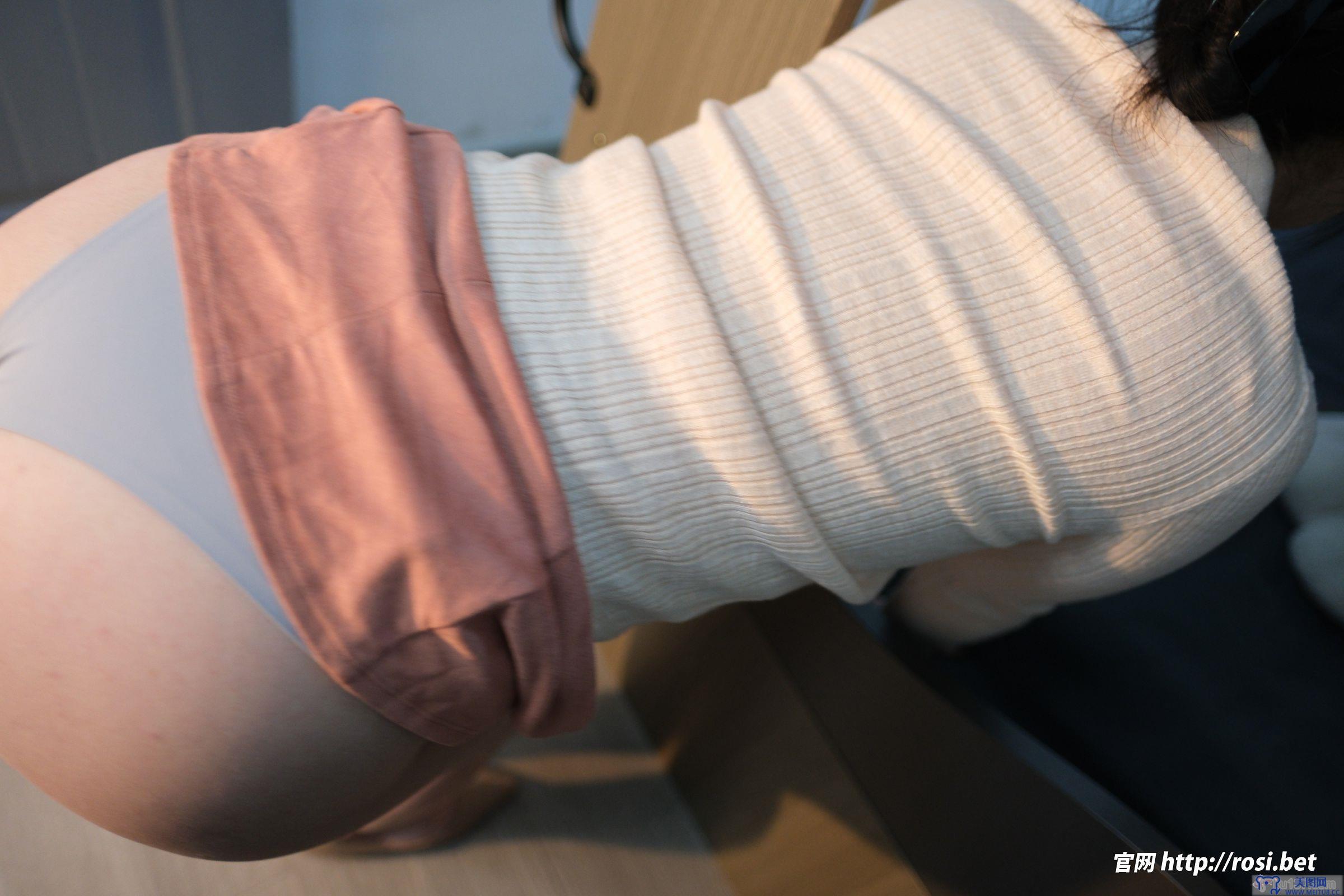 [ROSI美女图]2025.10.23 NO.5071